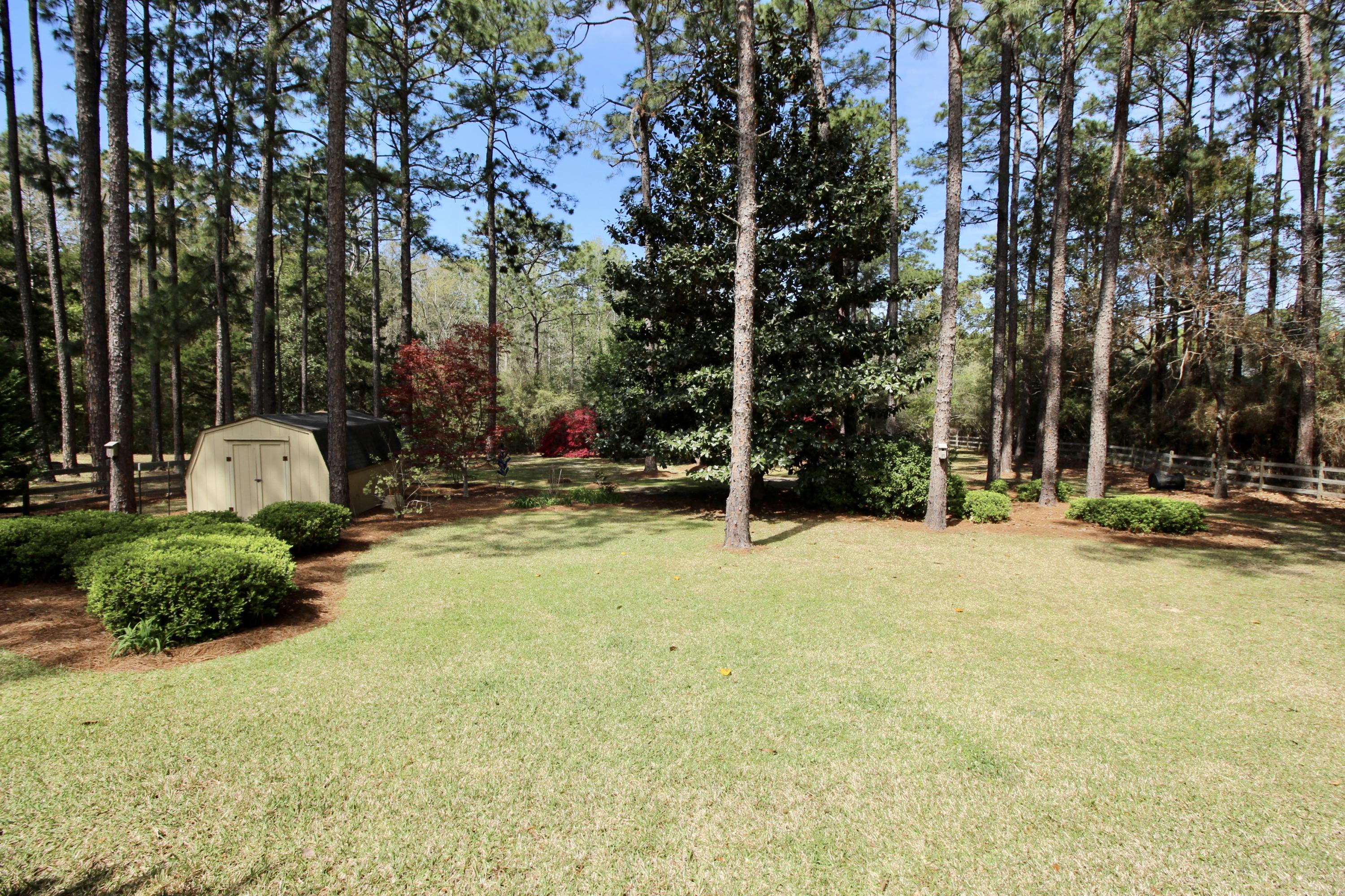 PINE SHORES - Residential