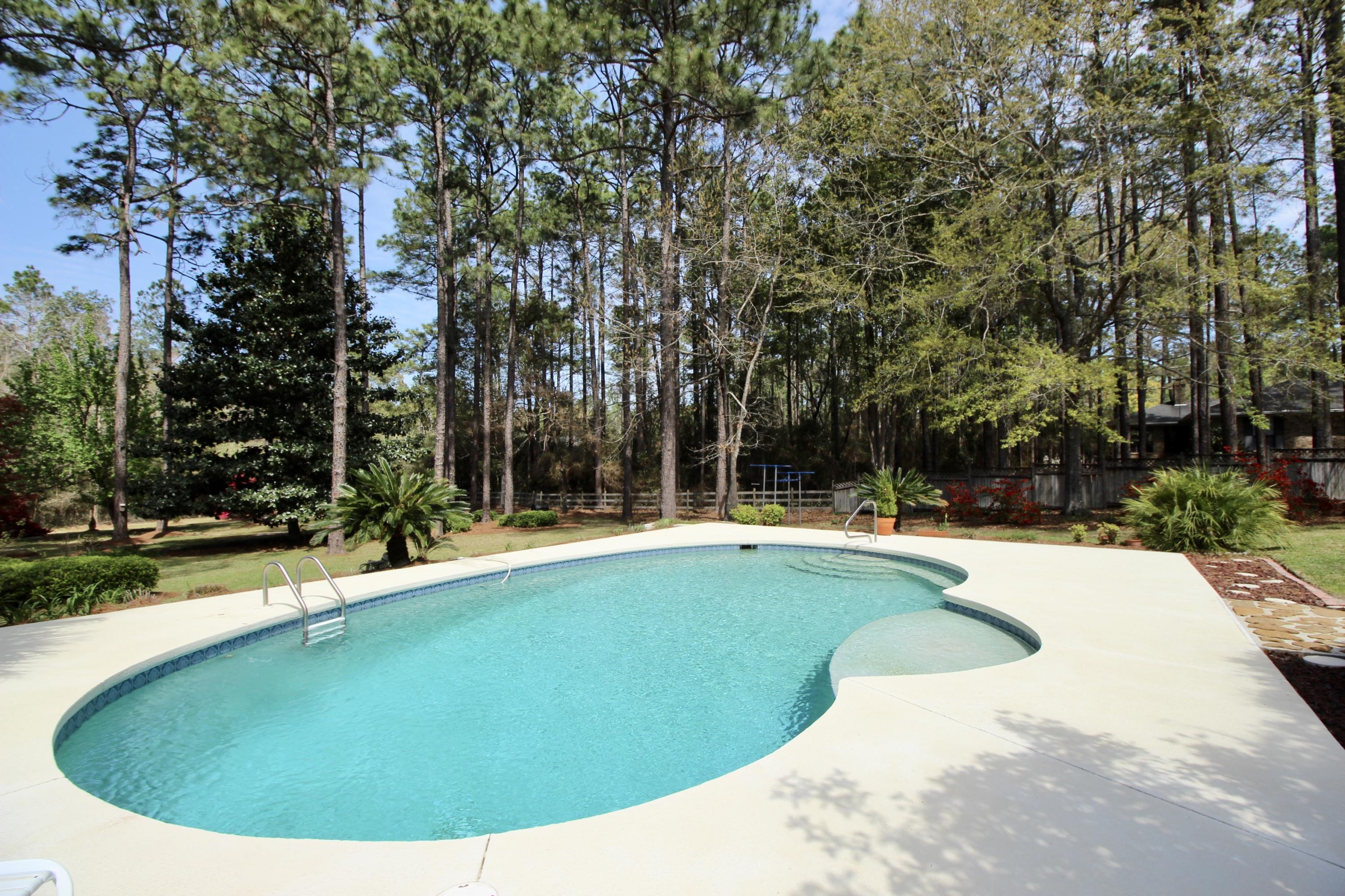 PINE SHORES - Residential