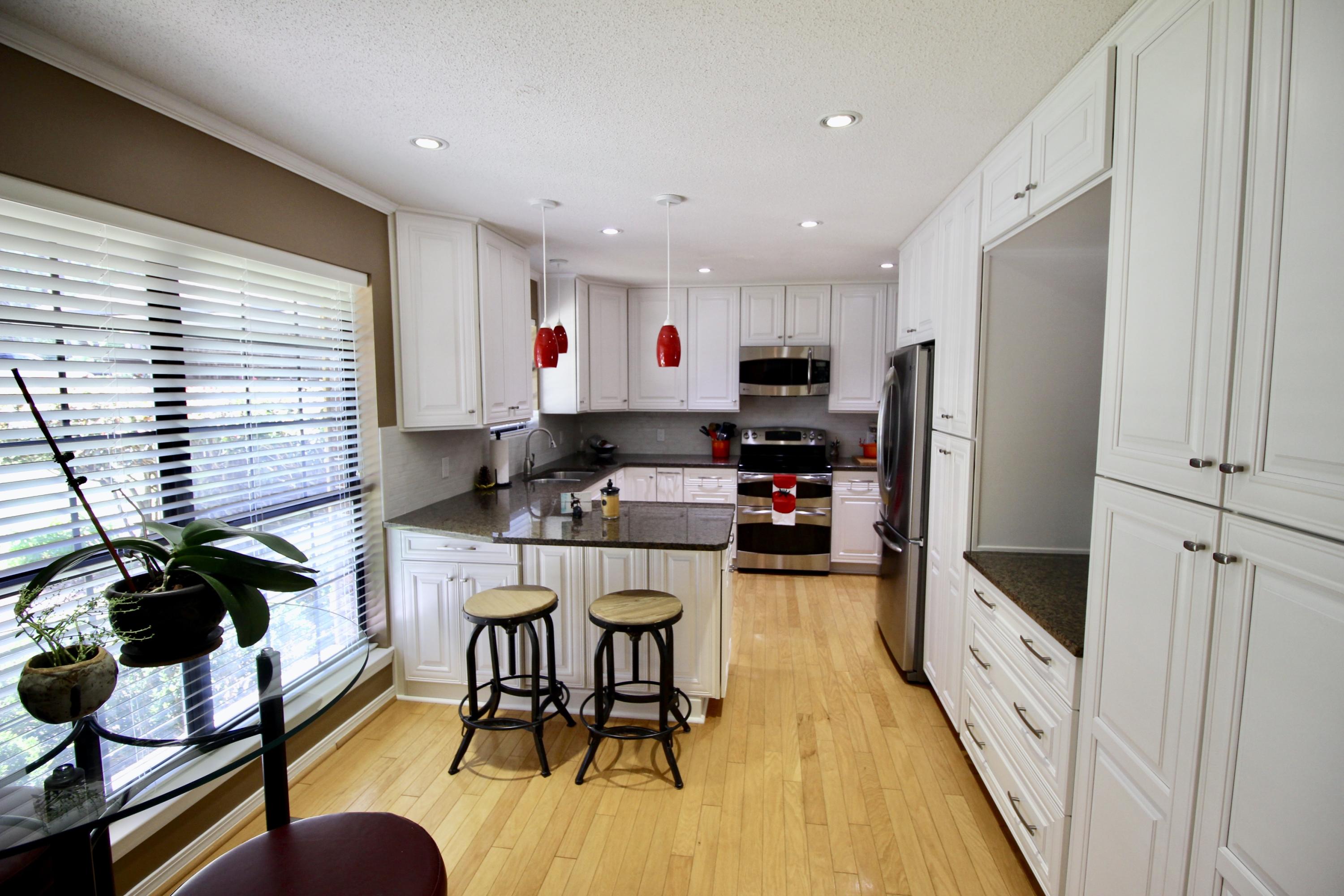 PINE SHORES - Residential