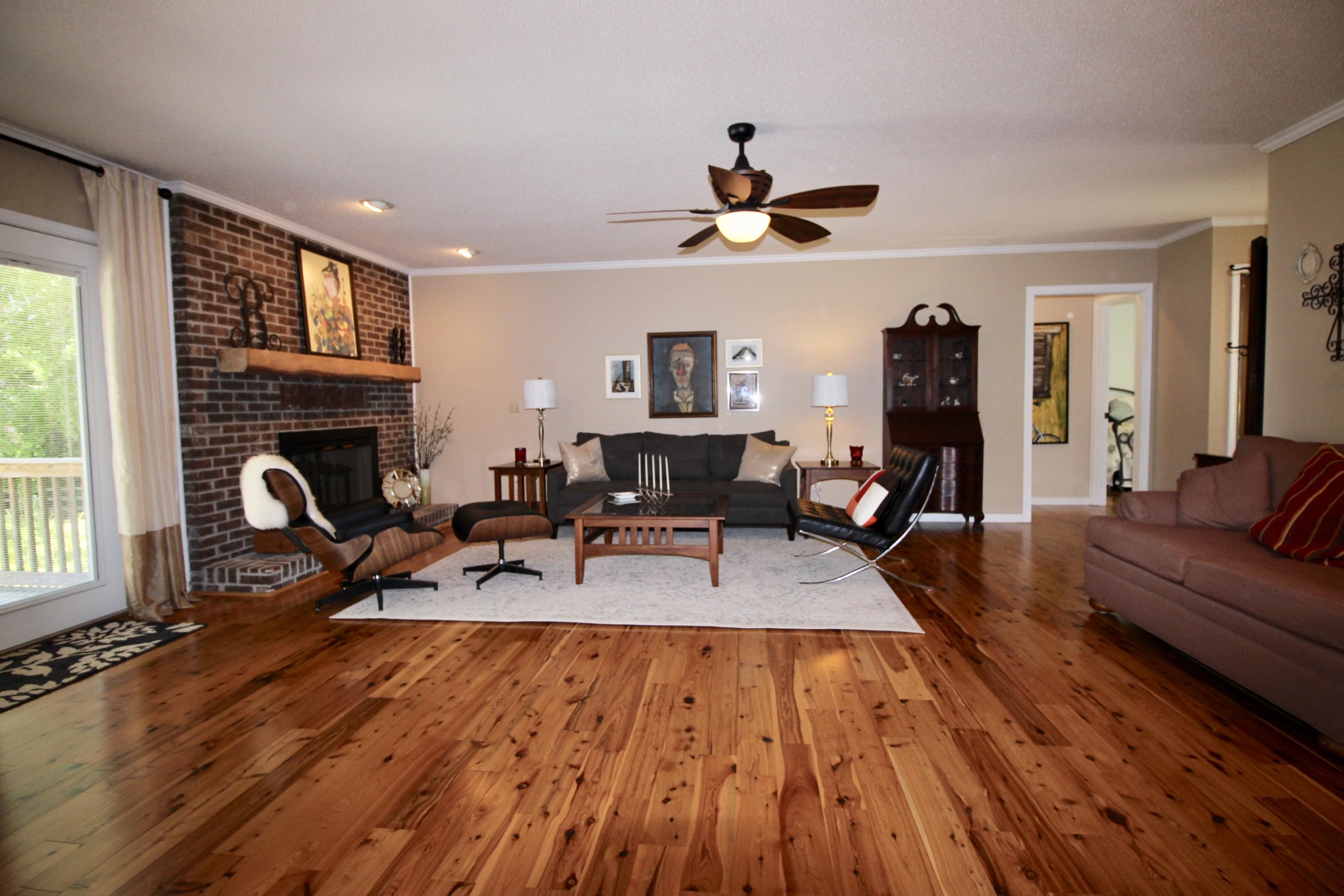 PINE SHORES - Residential