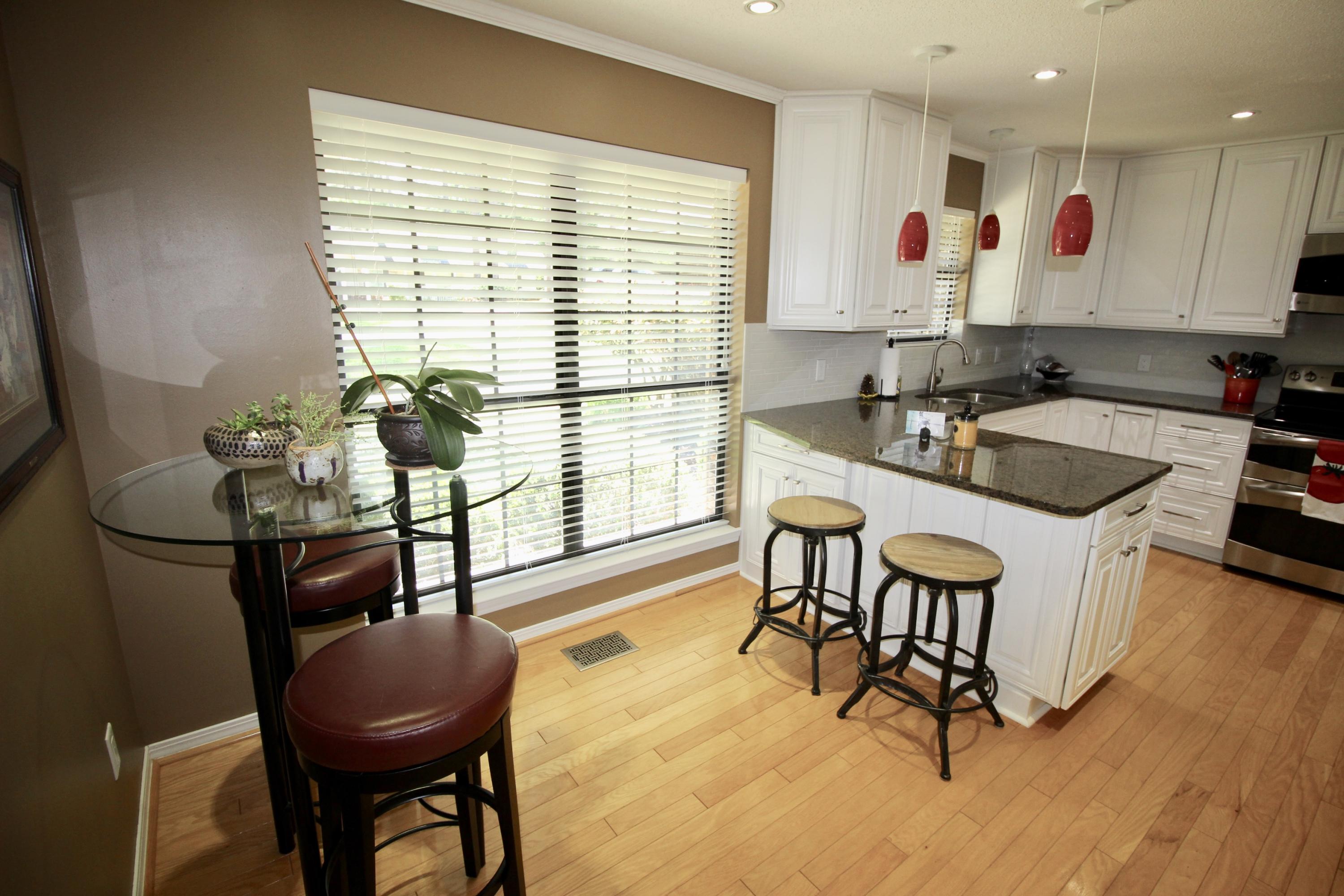 PINE SHORES - Residential