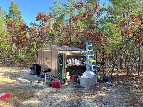 A home in DeFuniak Springs