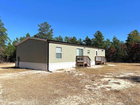 A home in DeFuniak Springs