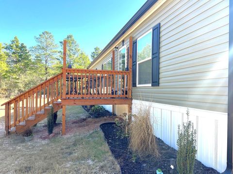 A home in DeFuniak Springs