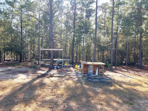 A home in DeFuniak Springs