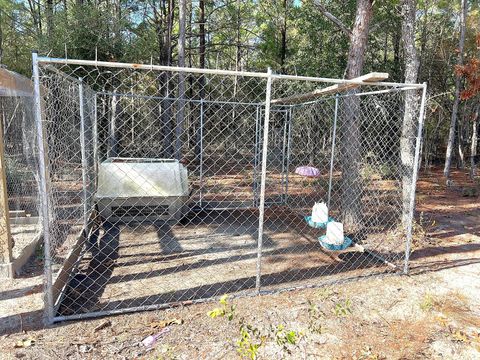 A home in DeFuniak Springs