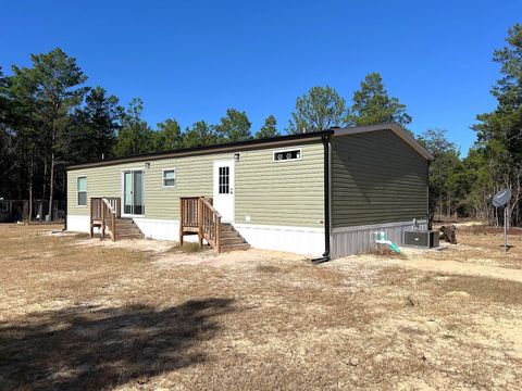 A home in DeFuniak Springs