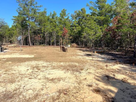 A home in DeFuniak Springs