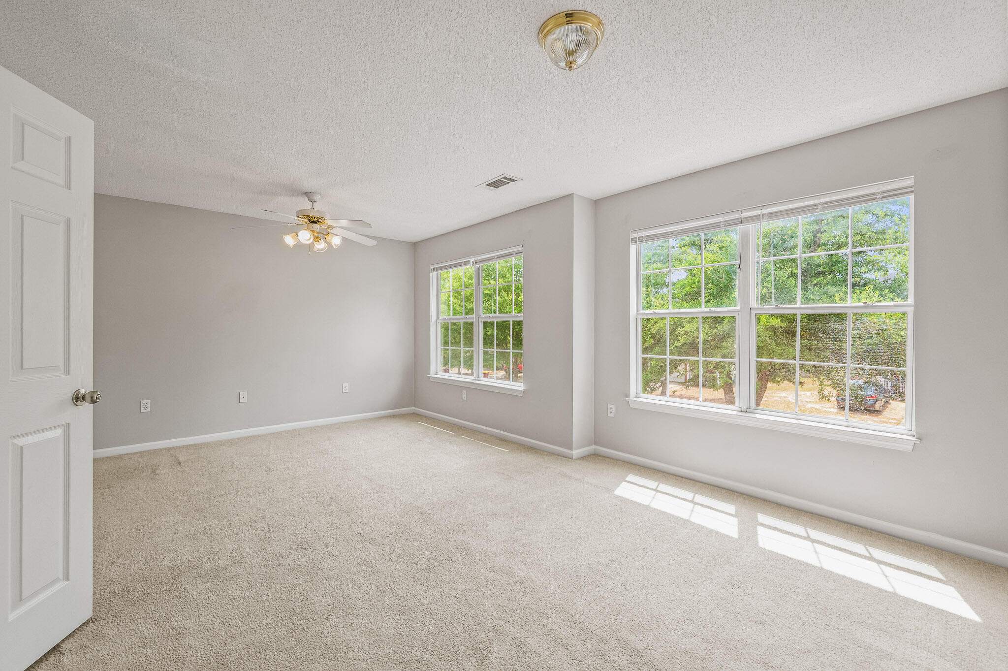 ROLLING PINES - Residential
