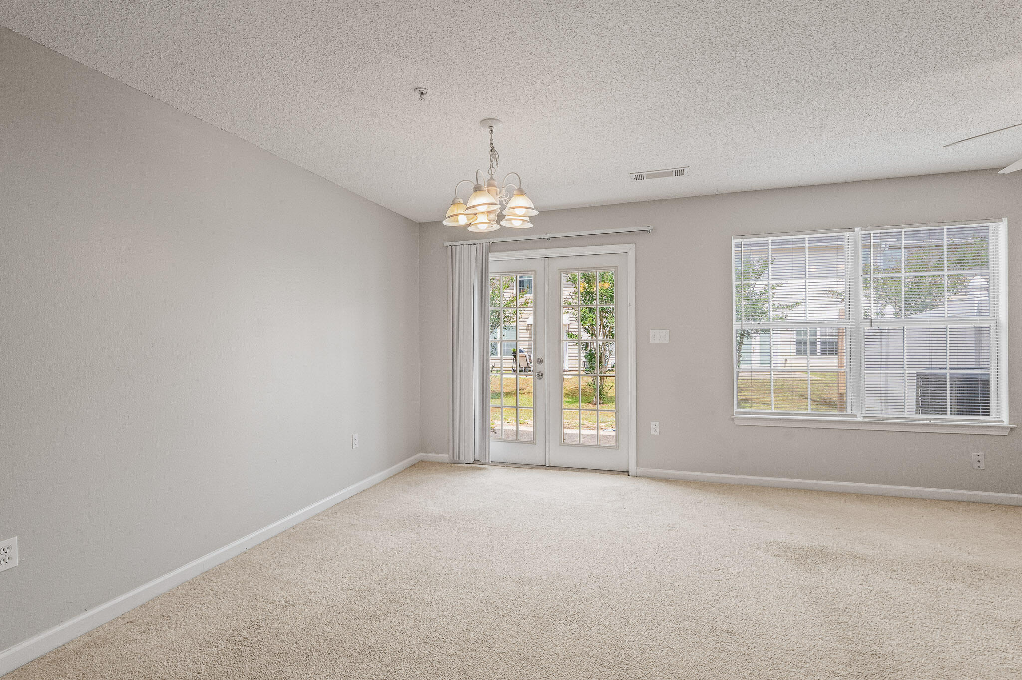 ROLLING PINES - Residential