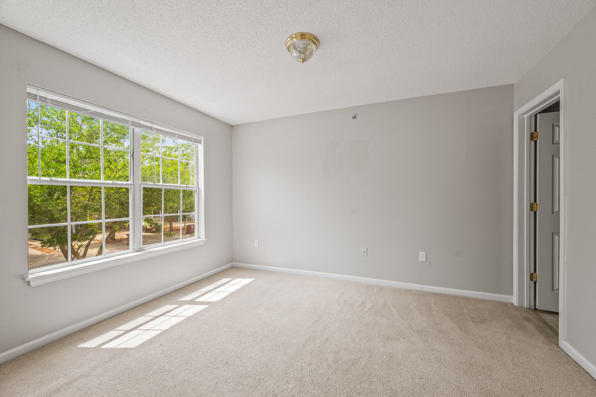 ROLLING PINES - Residential