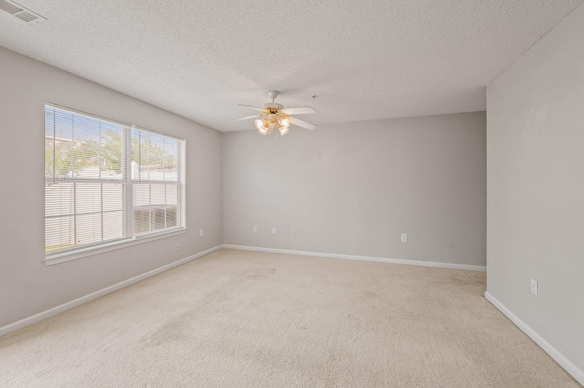 ROLLING PINES - Residential