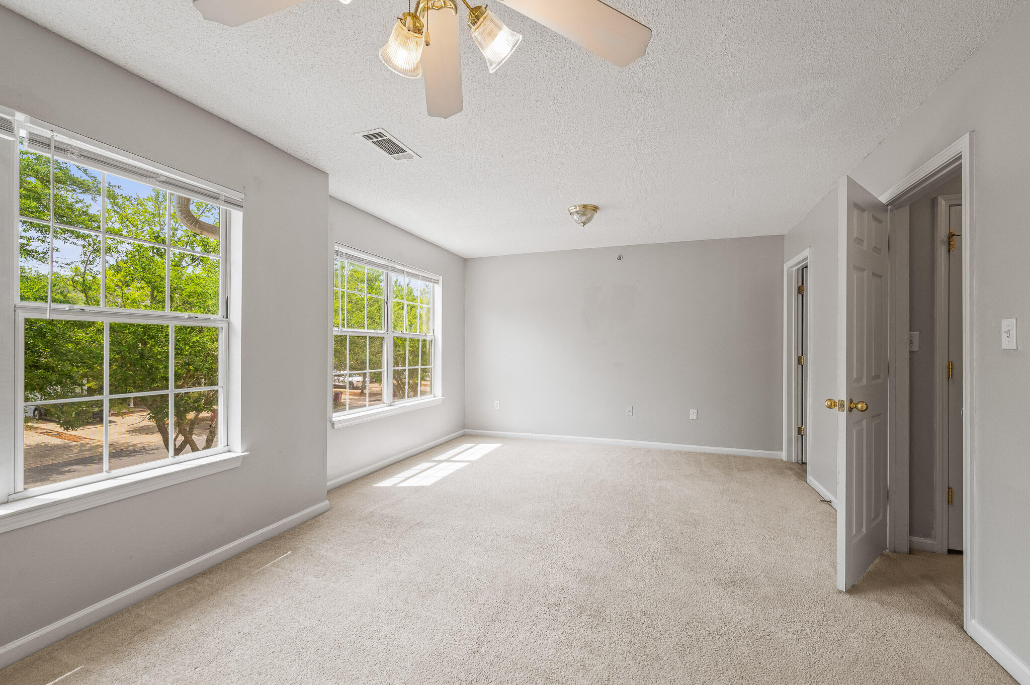 ROLLING PINES - Residential