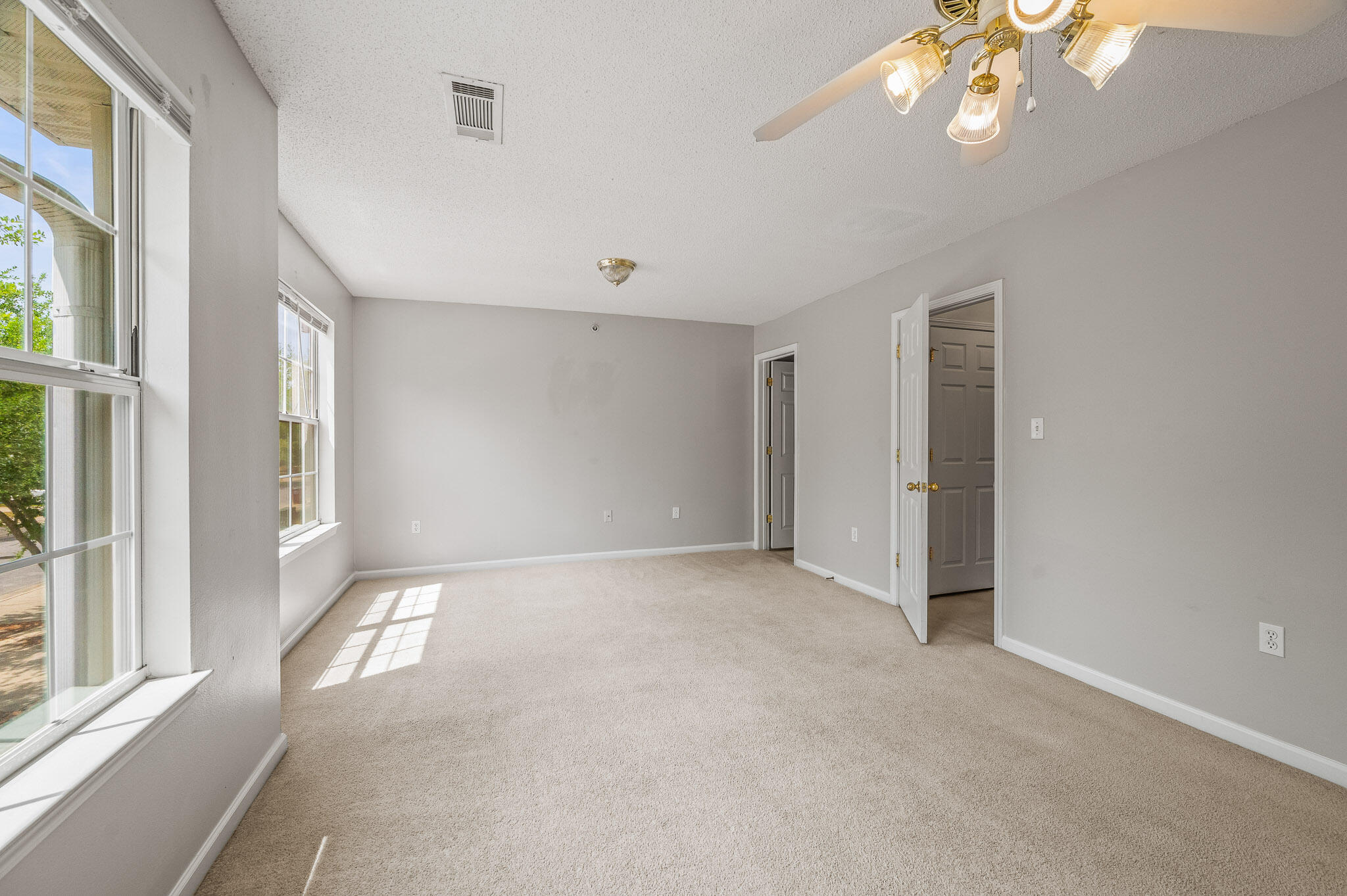 ROLLING PINES - Residential