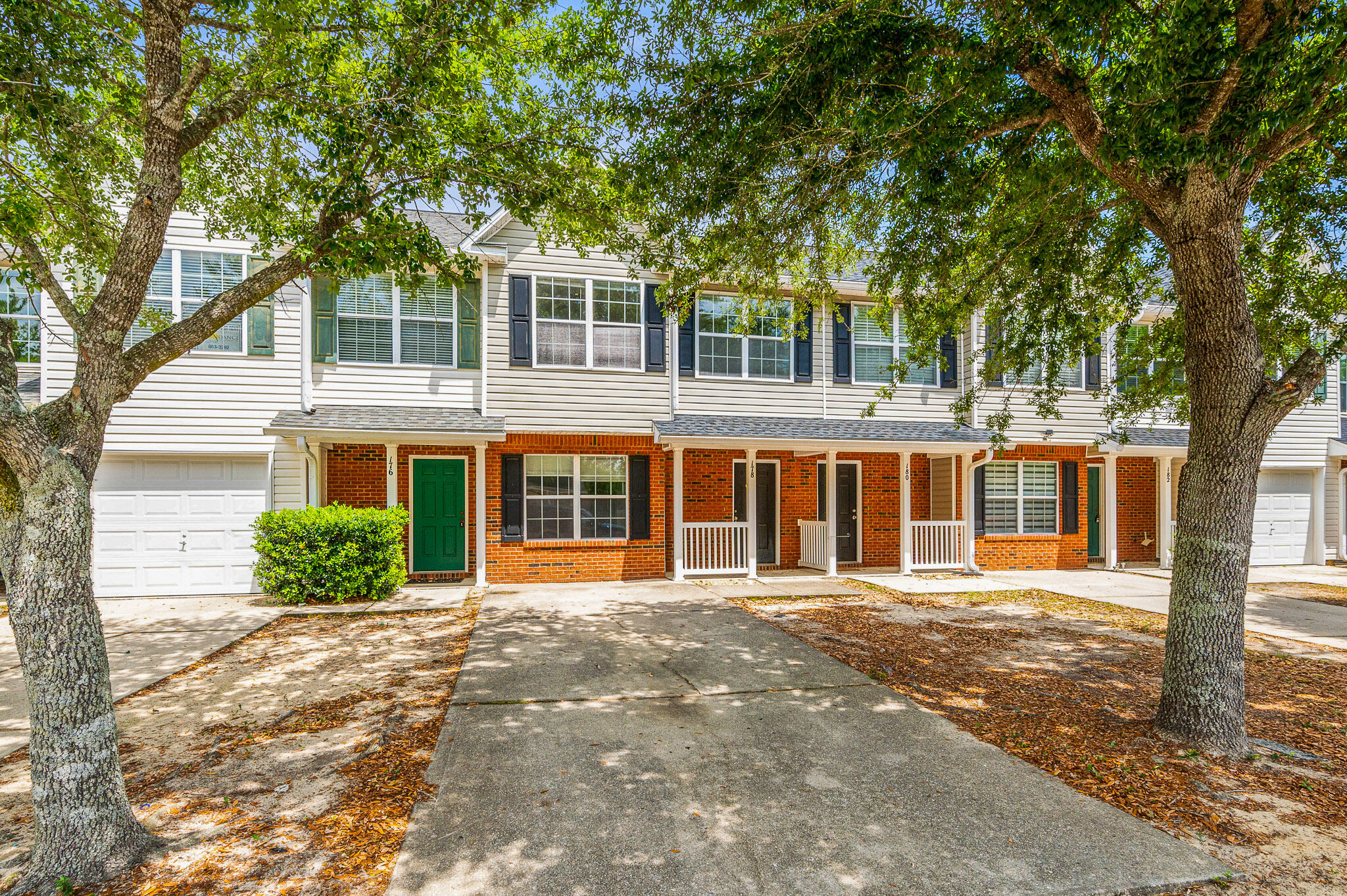 ROLLING PINES - Residential