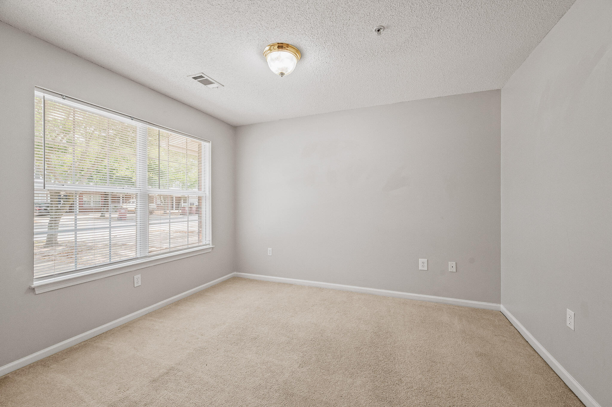 ROLLING PINES - Residential