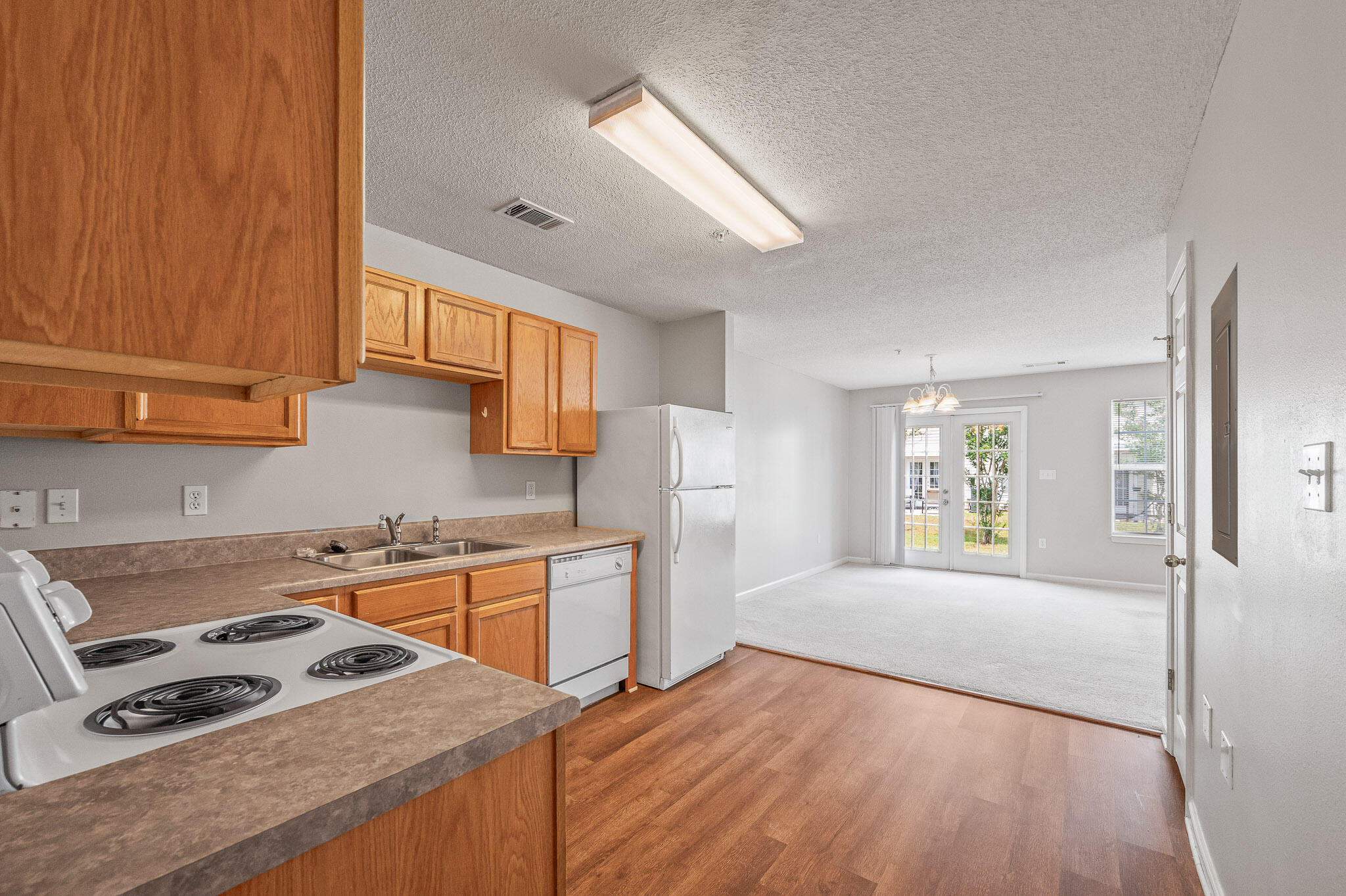 ROLLING PINES - Residential