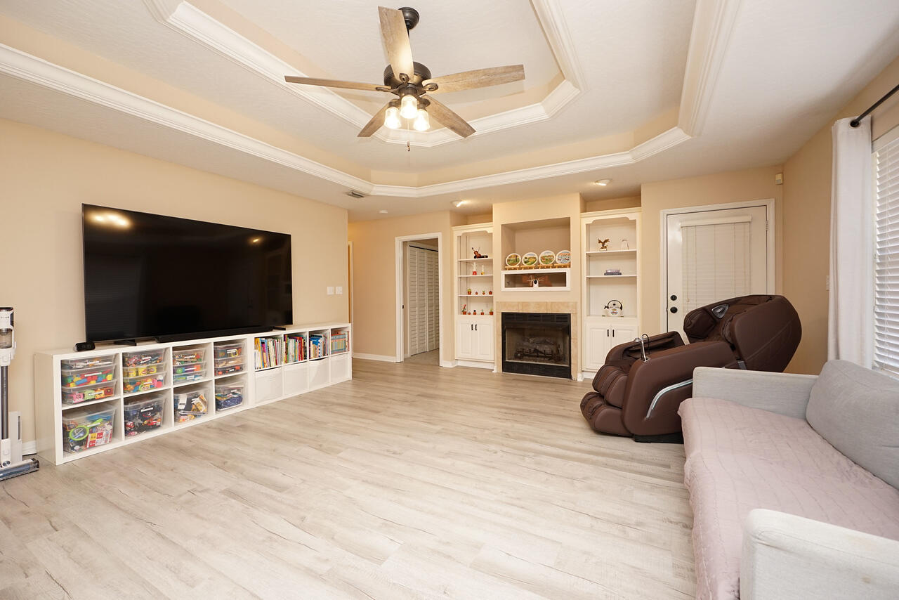 NORTH RIDGE CREEK S/D 1ST ADDN - Residential