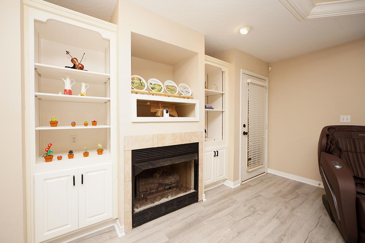 NORTH RIDGE CREEK S/D 1ST ADDN - Residential