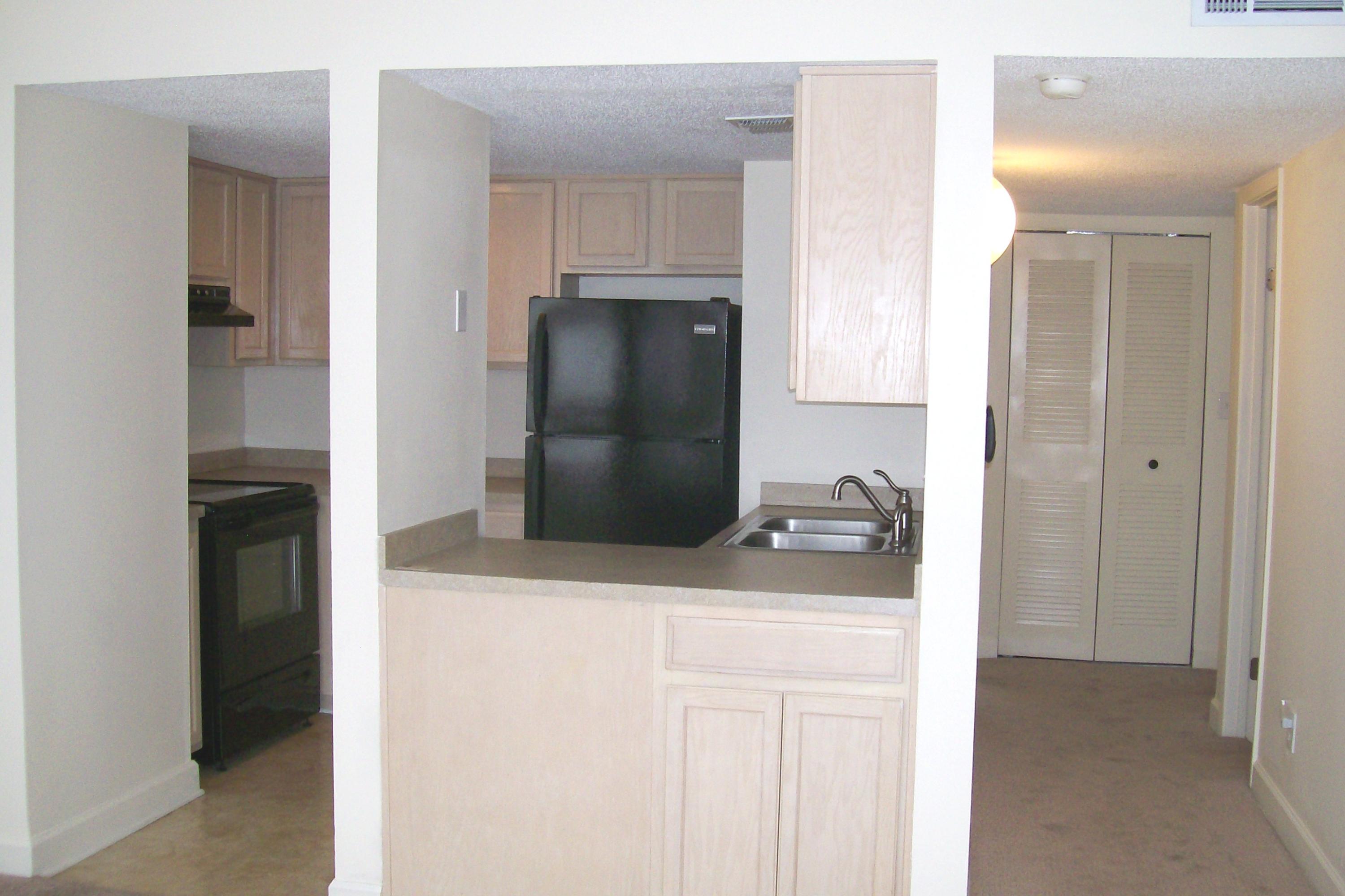 FINISTERRA CONDO - Residential