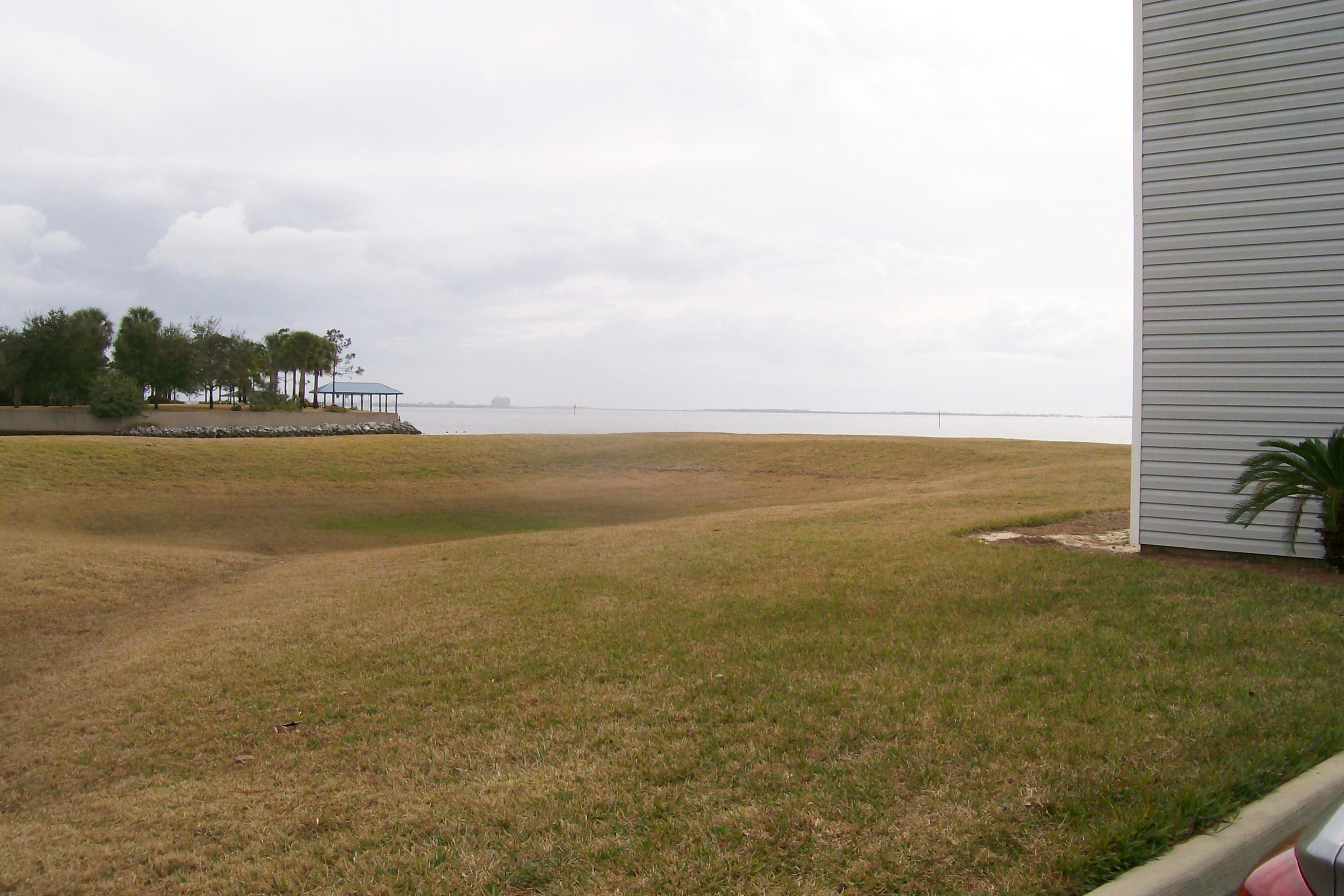 FINISTERRA CONDO - Residential