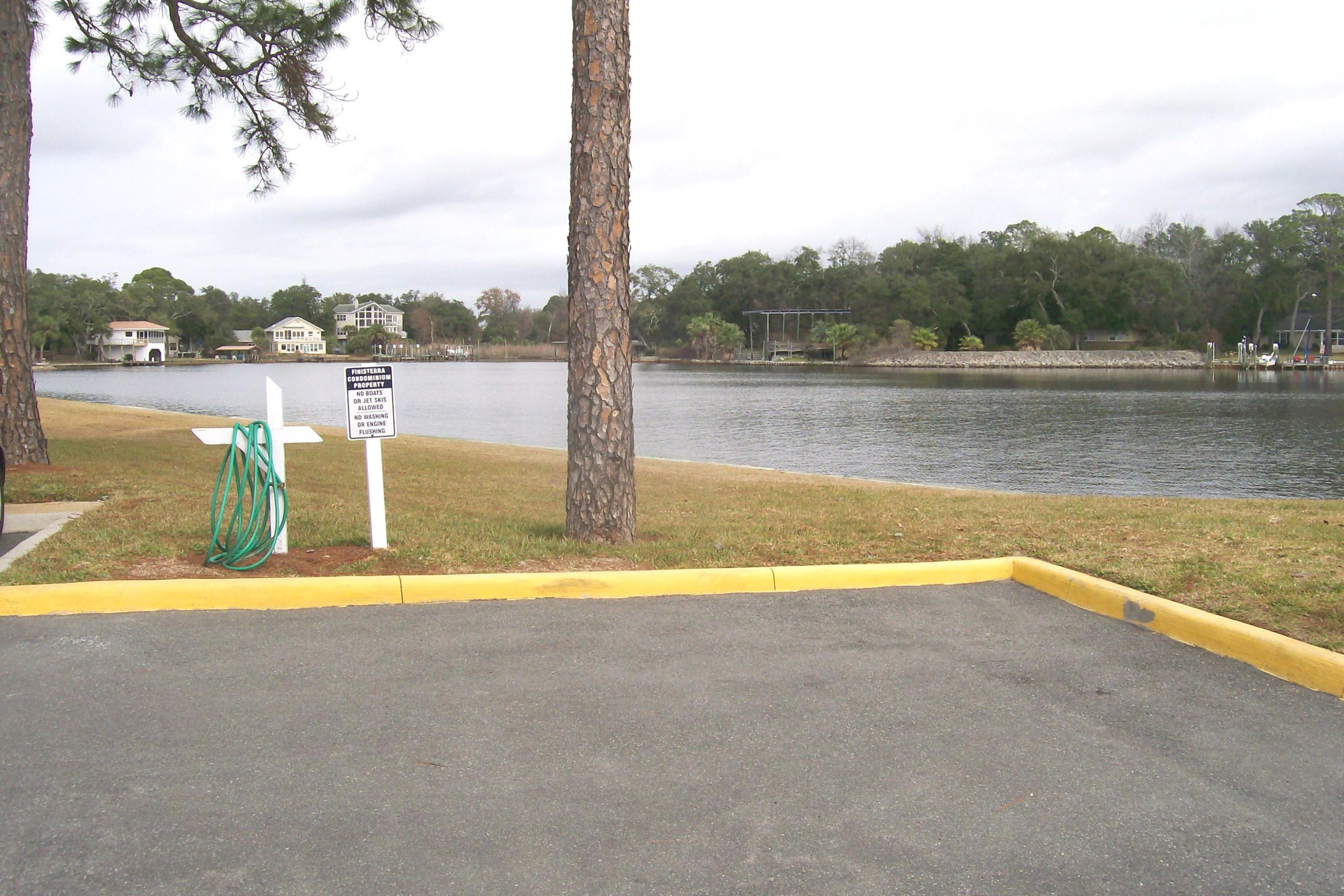 FINISTERRA CONDO - Residential