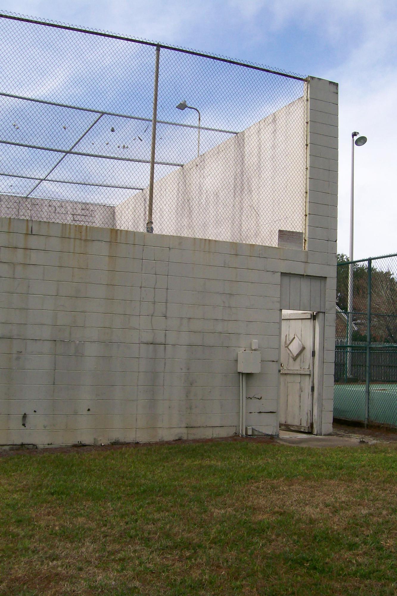 FINISTERRA CONDO - Residential