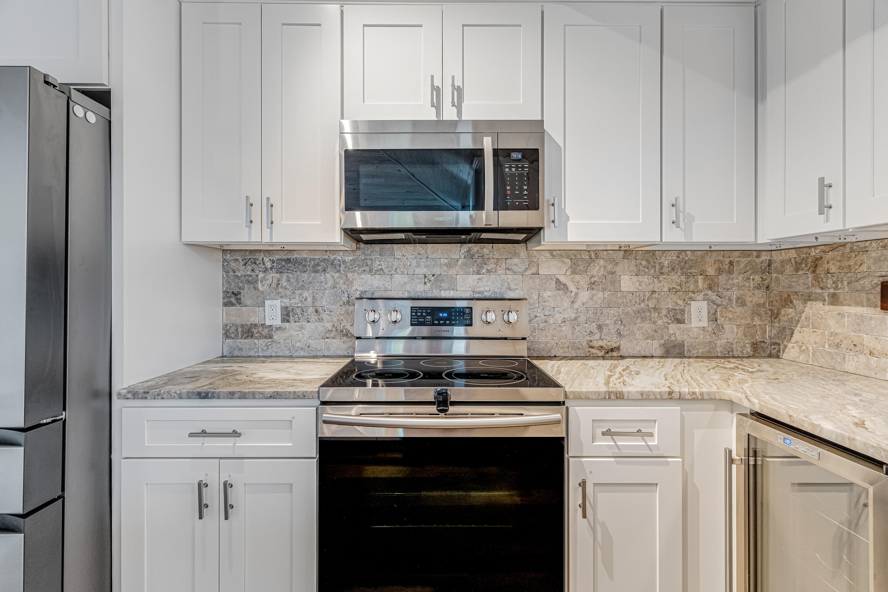 CASTELAR - Residential Lease