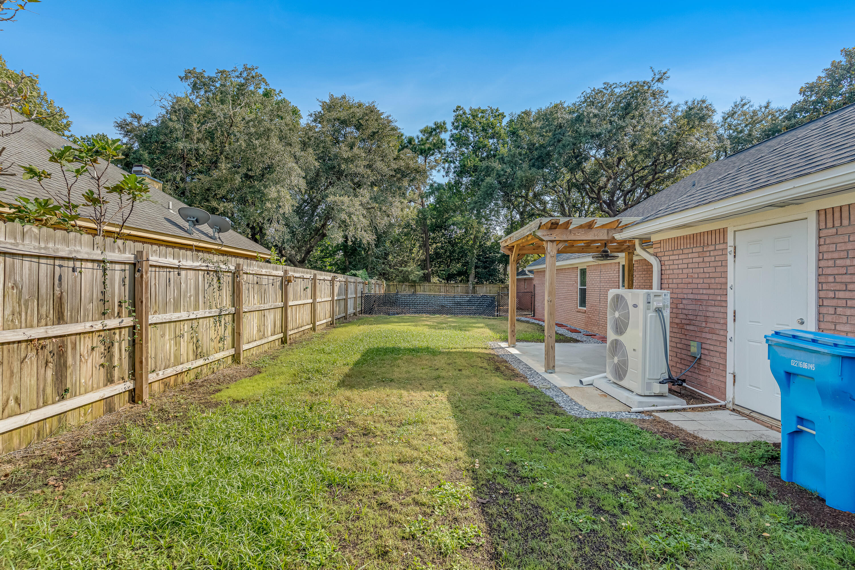 CASTELAR - Residential Lease