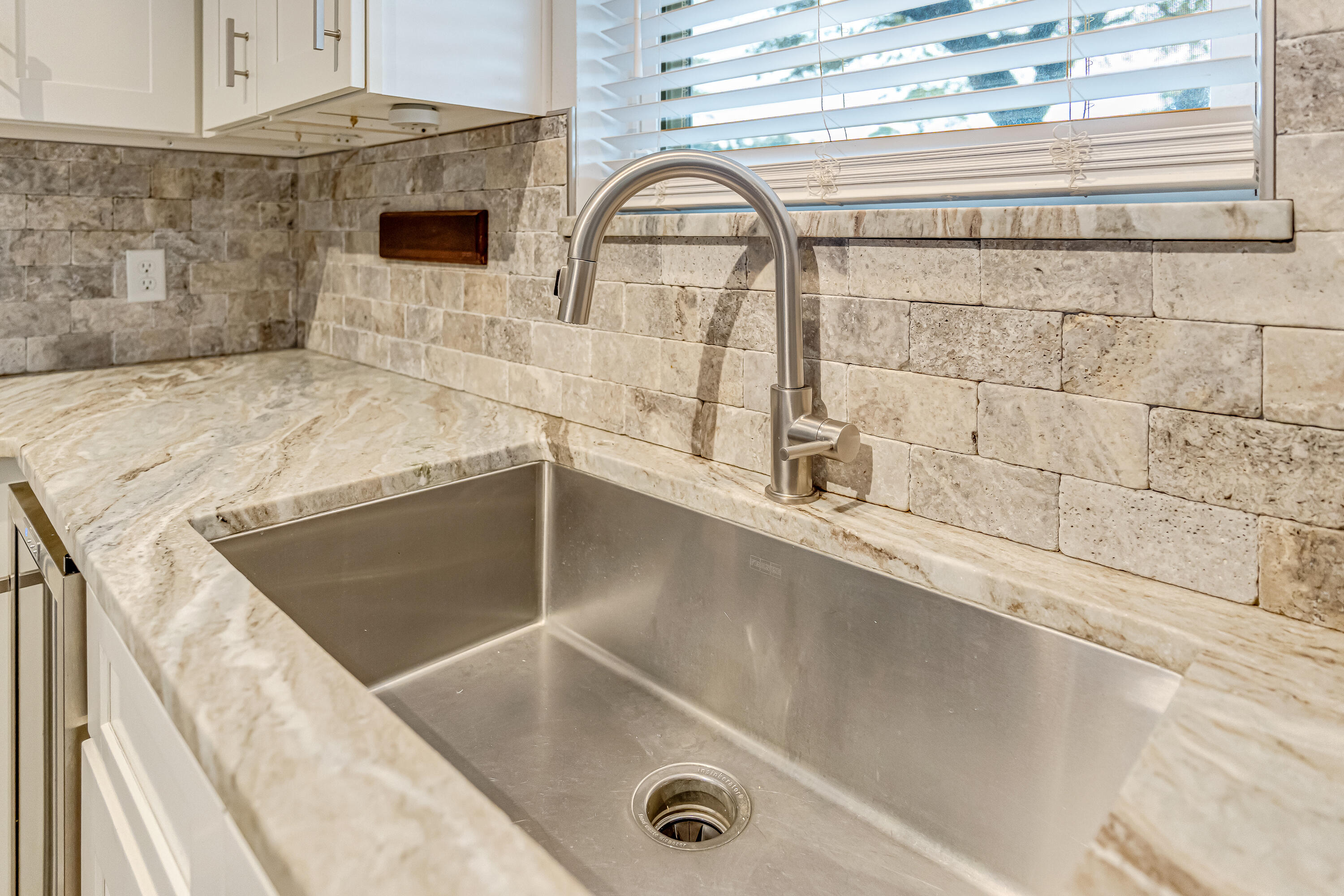 CASTELAR - Residential Lease