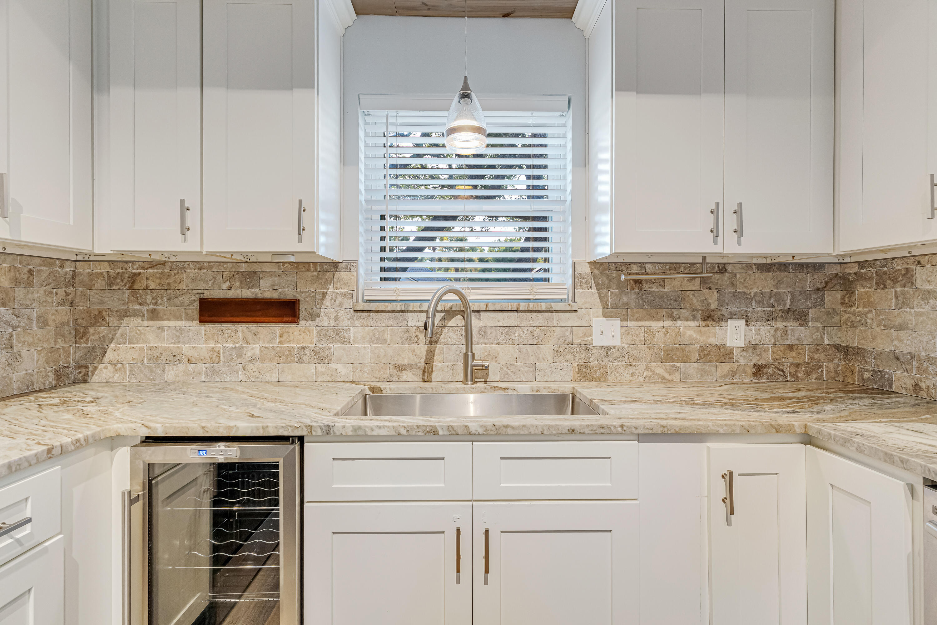 CASTELAR - Residential Lease