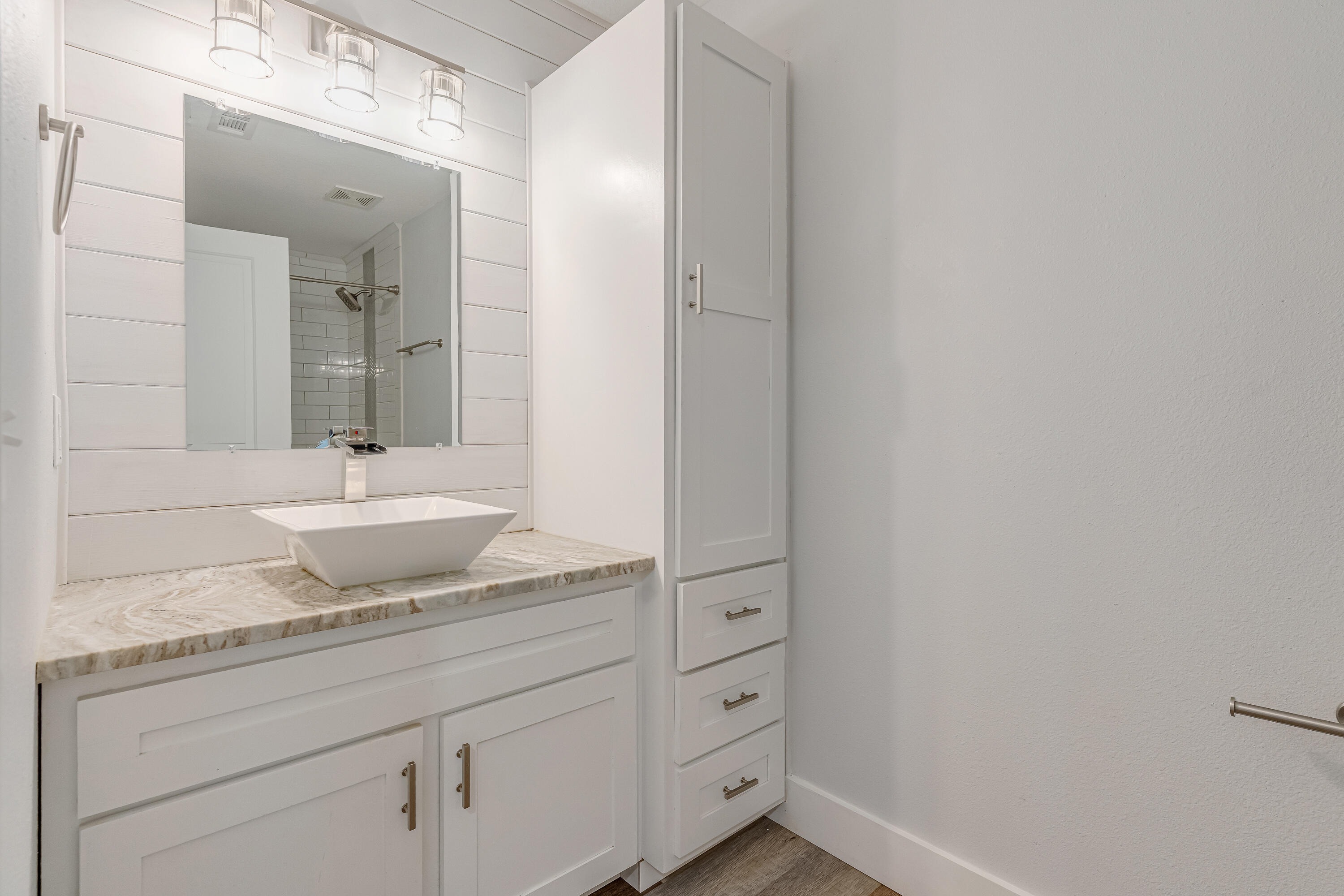 CASTELAR - Residential Lease