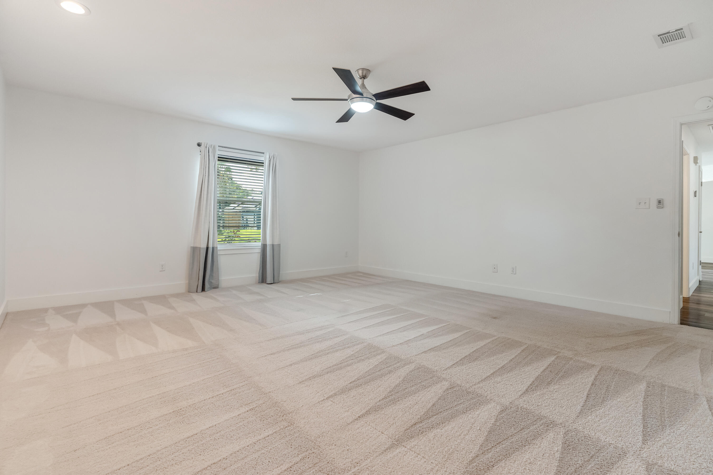 CASTELAR - Residential Lease