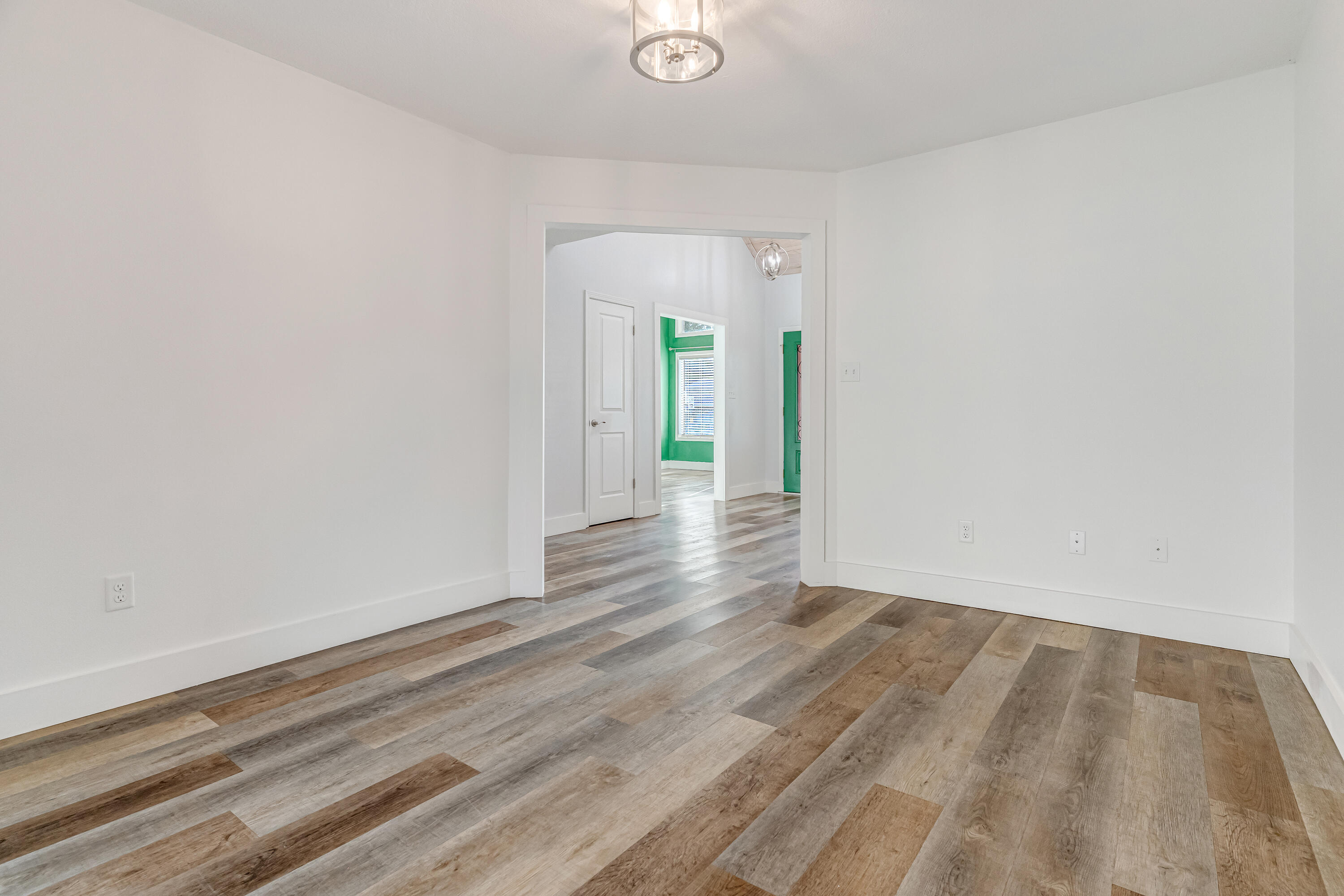 CASTELAR - Residential Lease