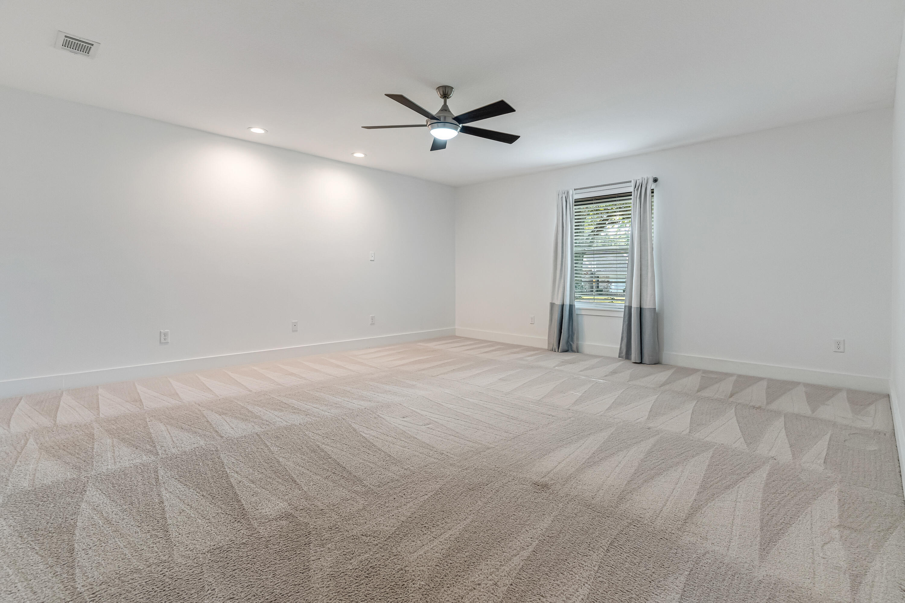 CASTELAR - Residential Lease