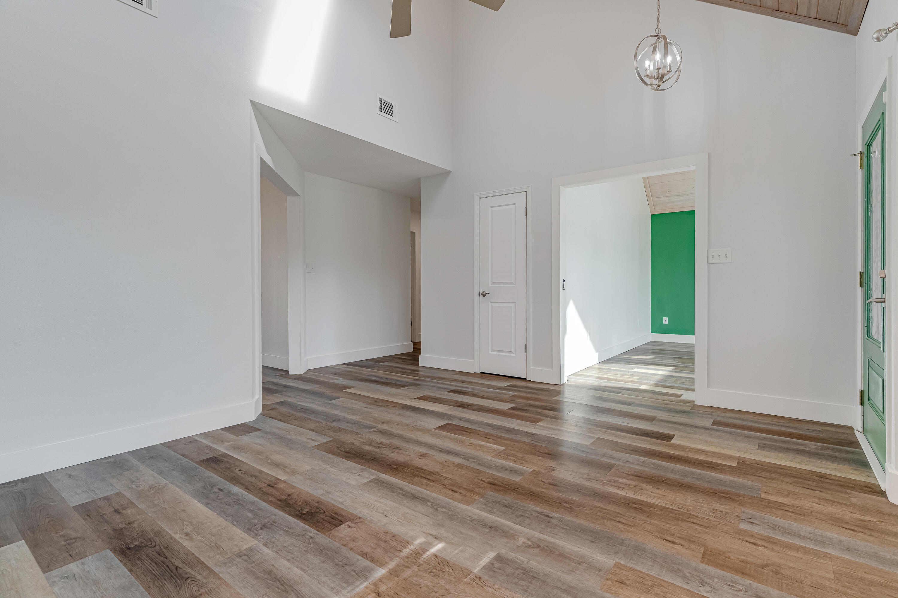 CASTELAR - Residential Lease