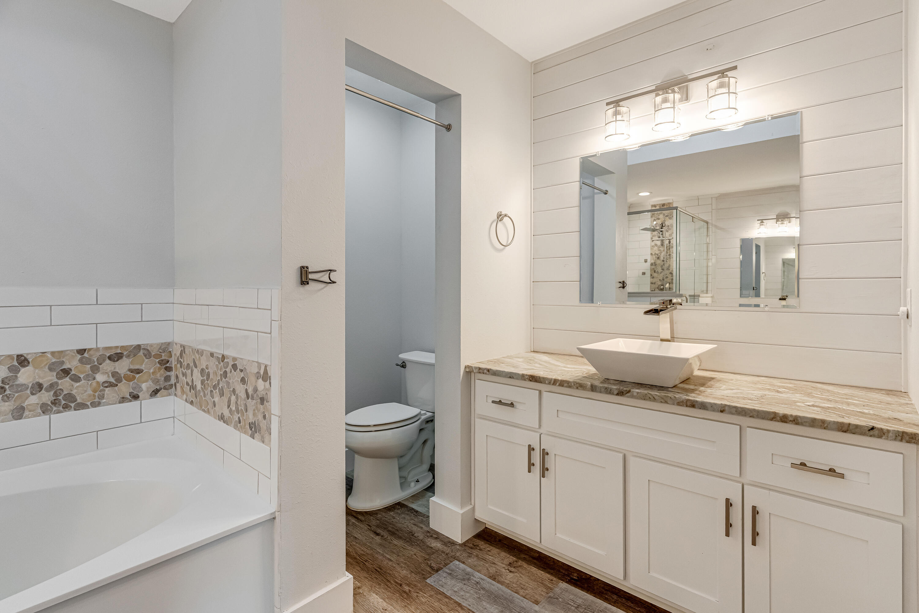 CASTELAR - Residential Lease