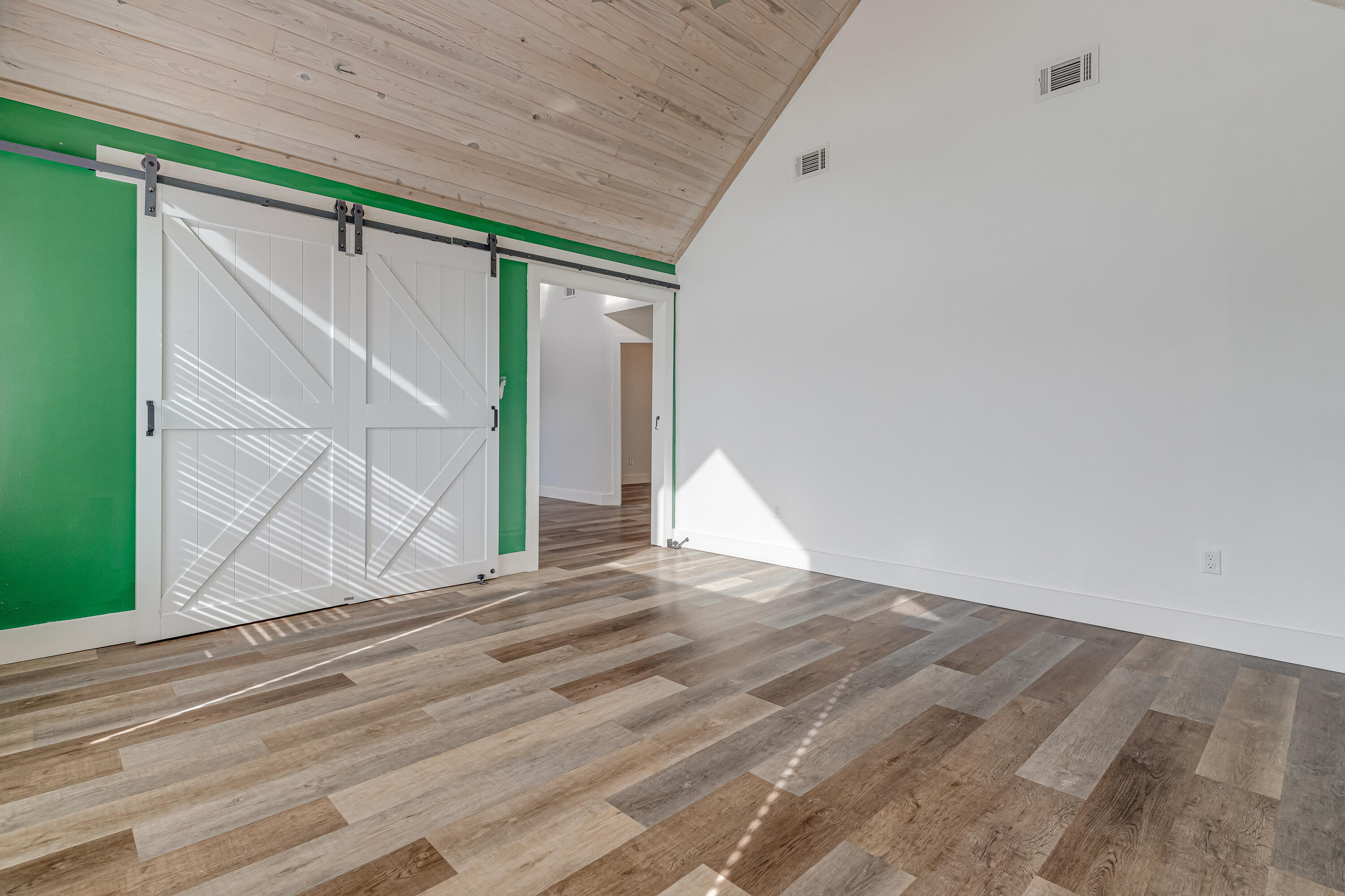 CASTELAR - Residential Lease