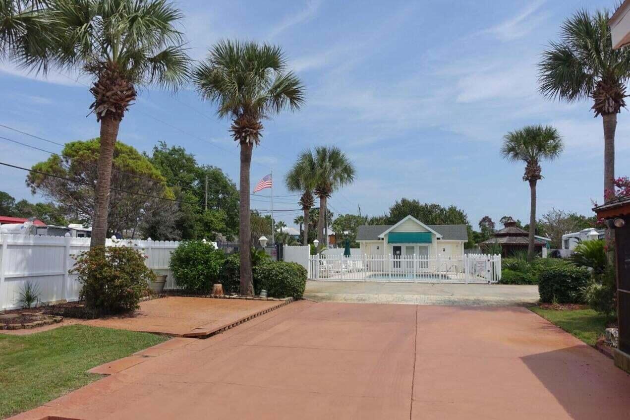 OCEANSIDE - Land