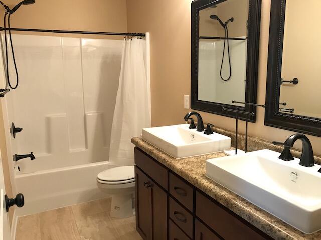 STILLWELL ESTATES - Residential