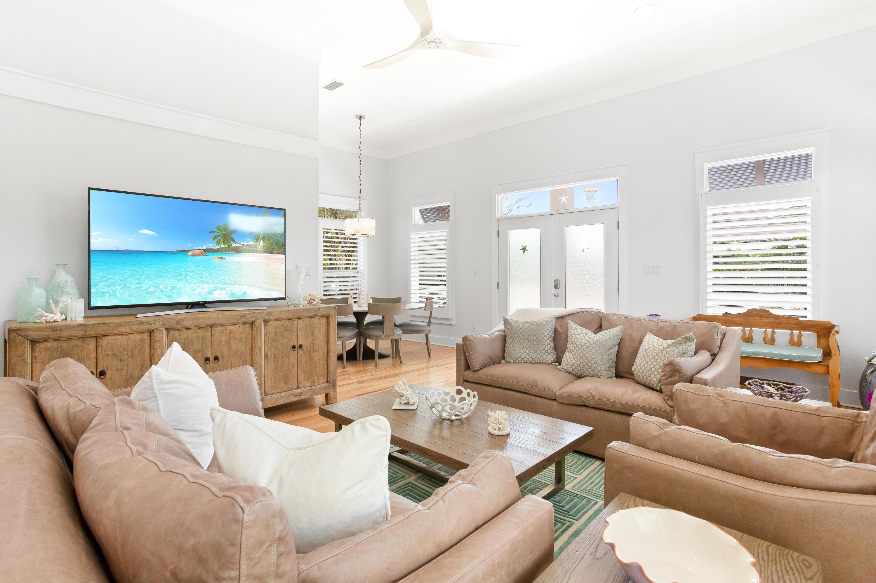 CRYSTAL LAKE - Residential