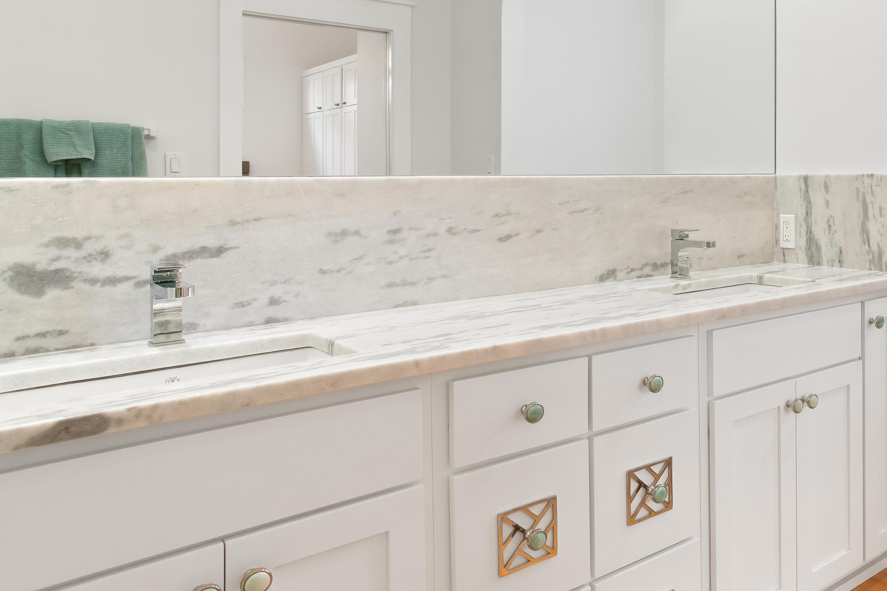 CRYSTAL LAKE - Residential