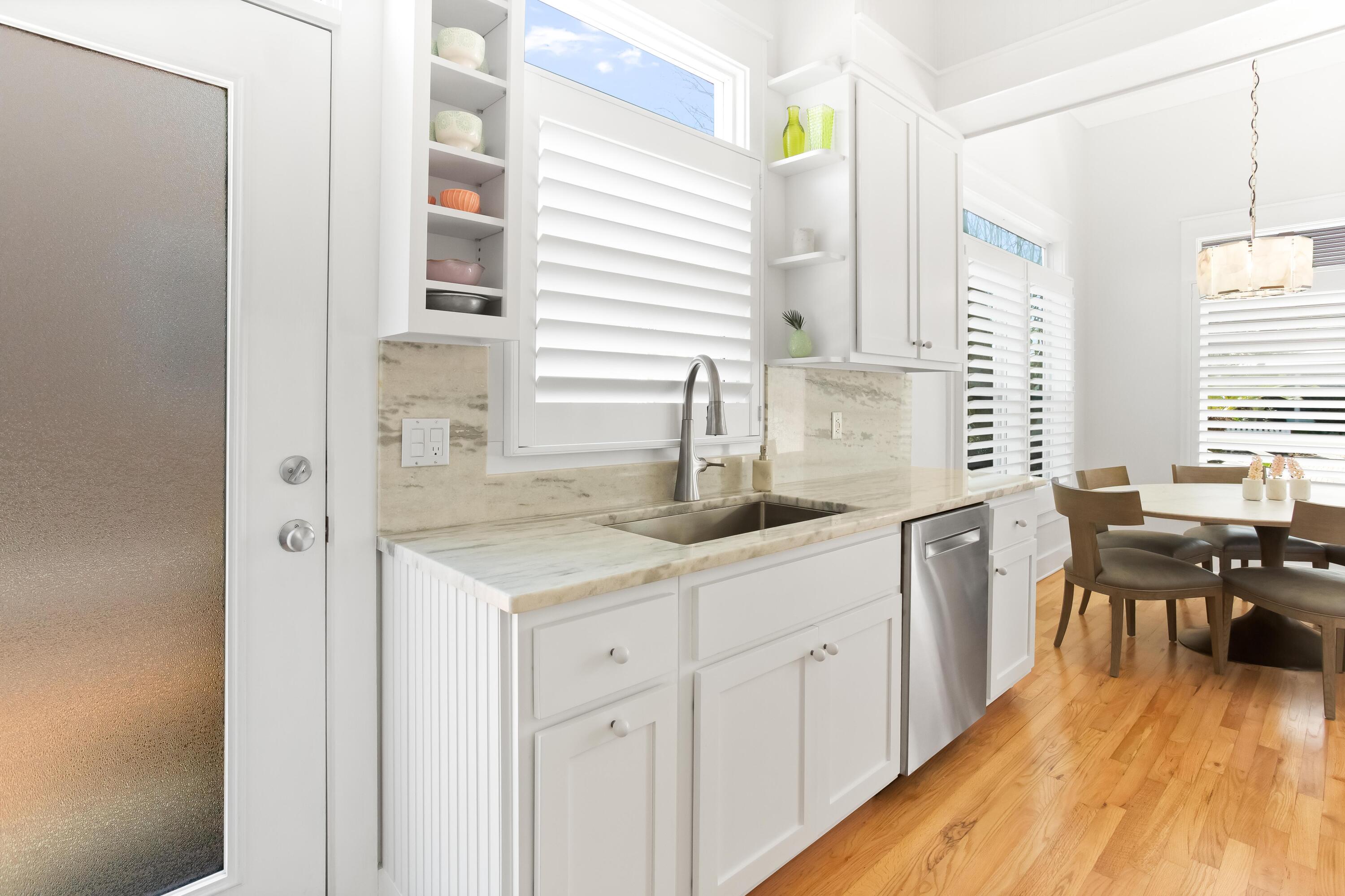 CRYSTAL LAKE - Residential