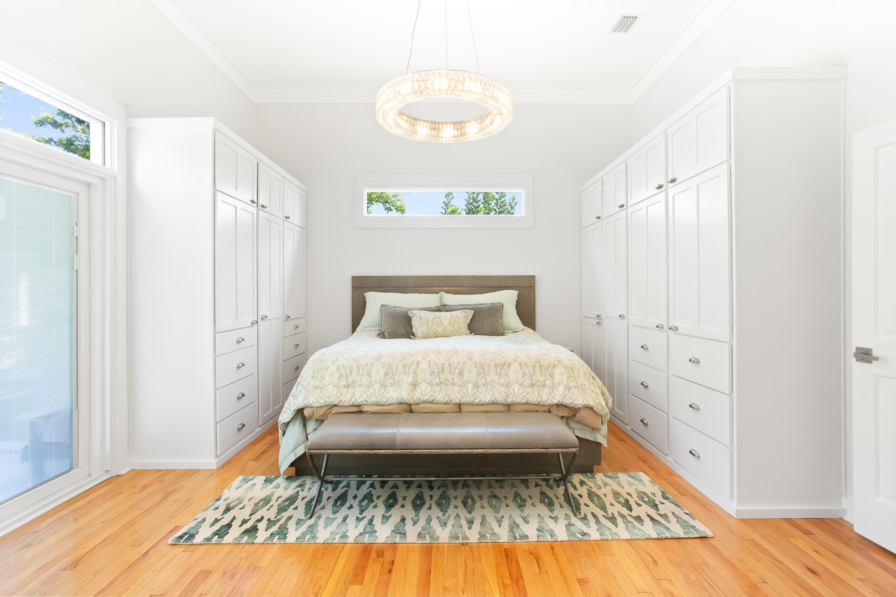 CRYSTAL LAKE - Residential