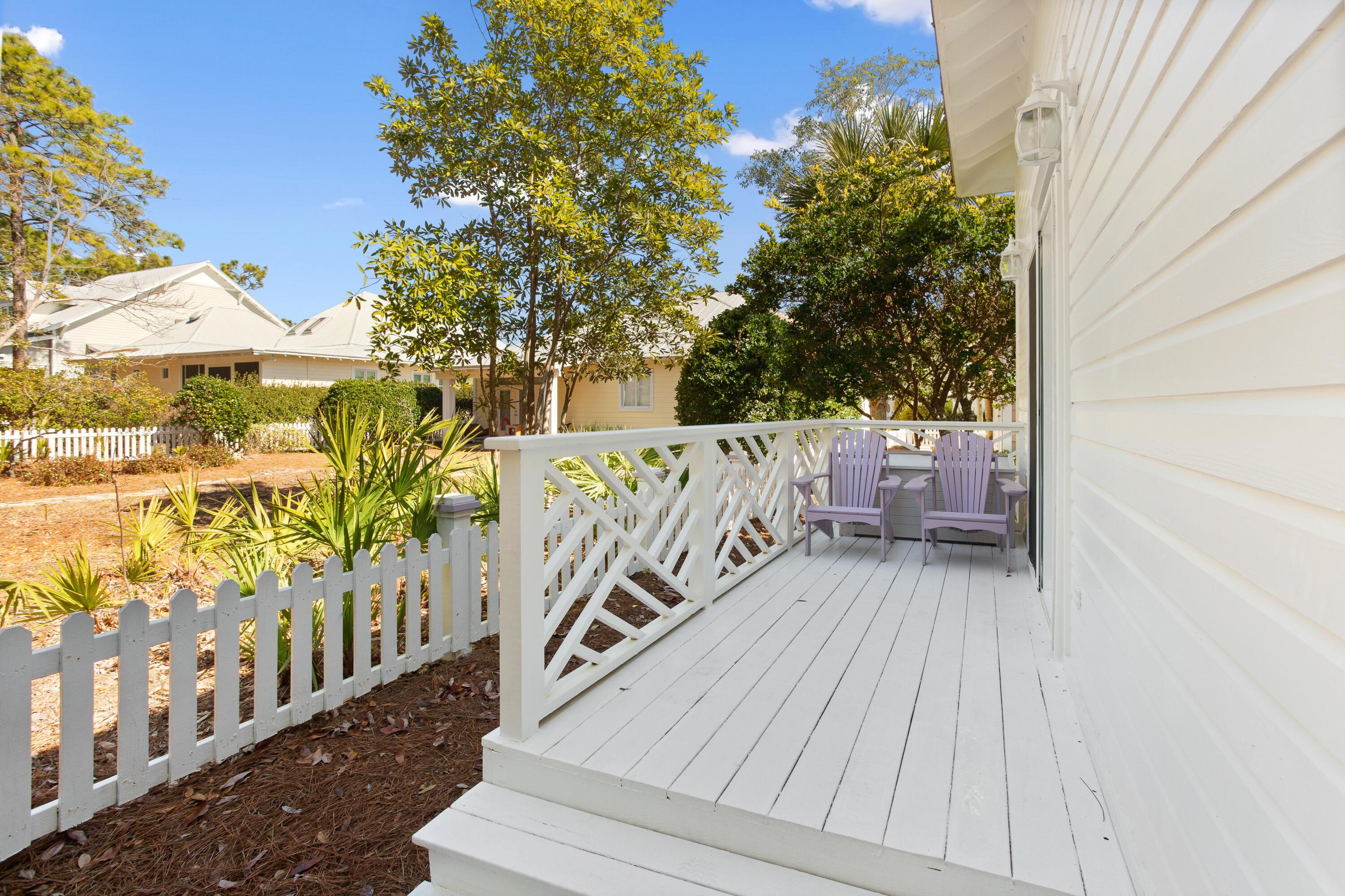 CRYSTAL LAKE - Residential