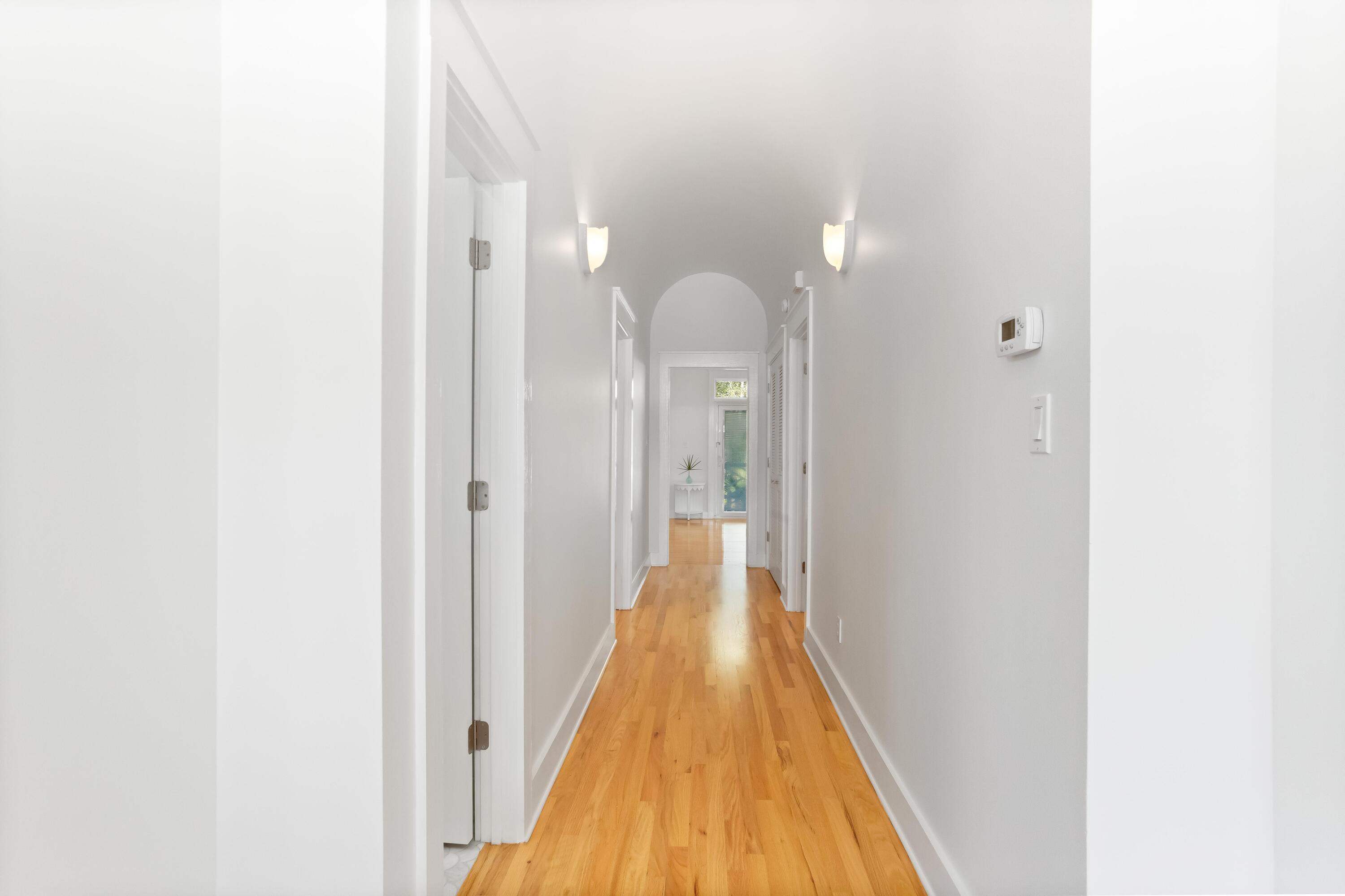 CRYSTAL LAKE - Residential