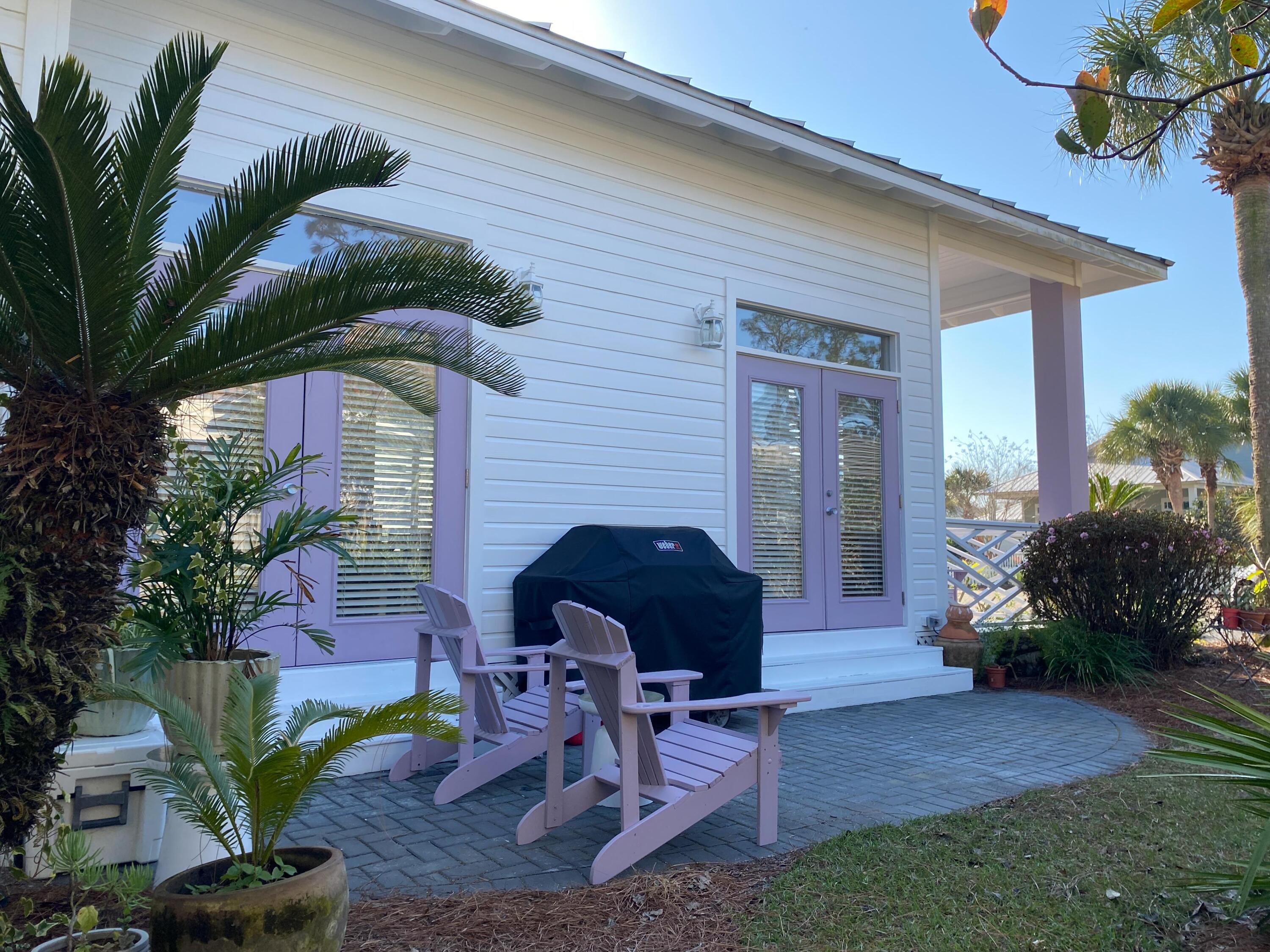 CRYSTAL LAKE - Residential