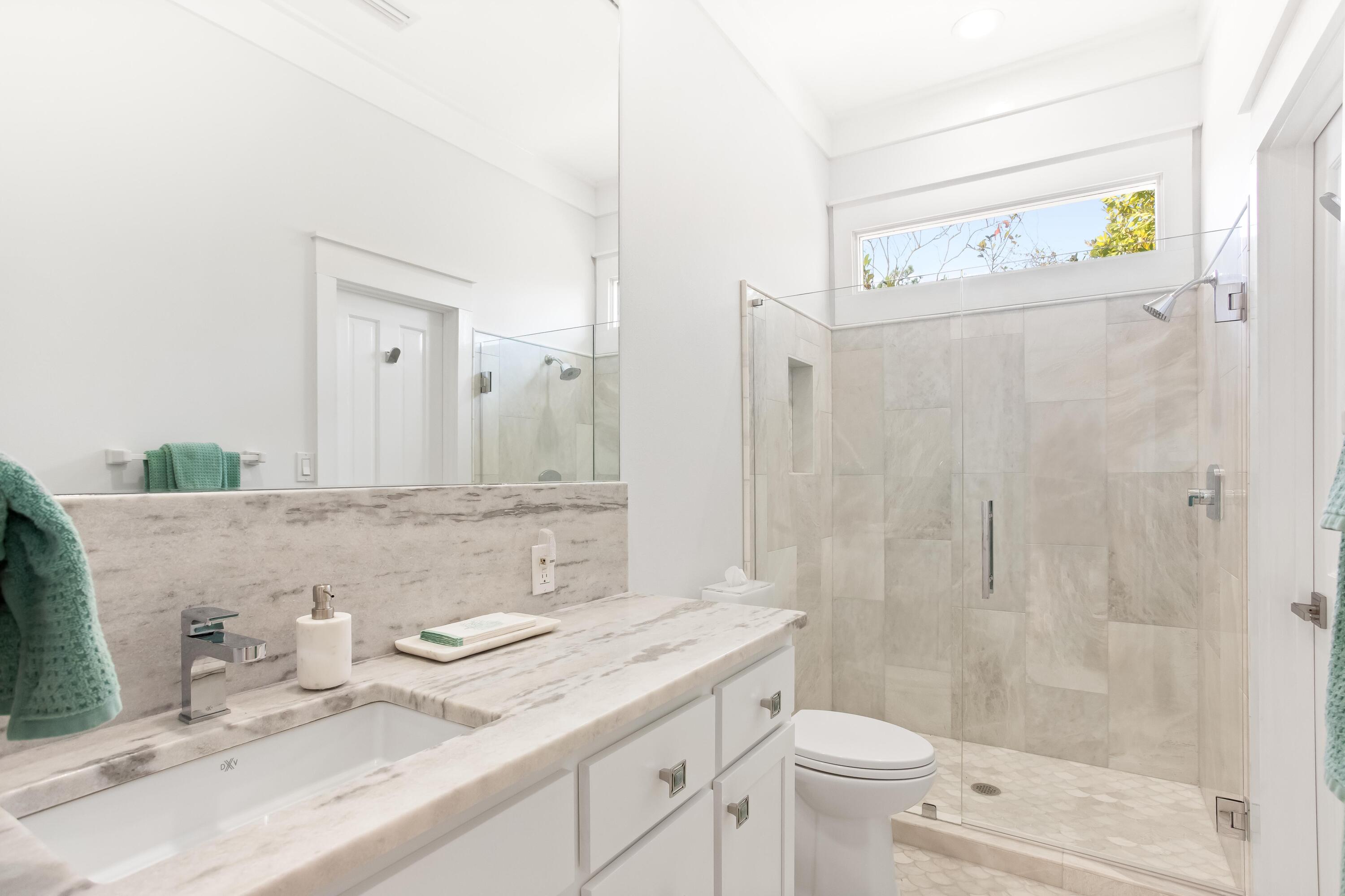 CRYSTAL LAKE - Residential