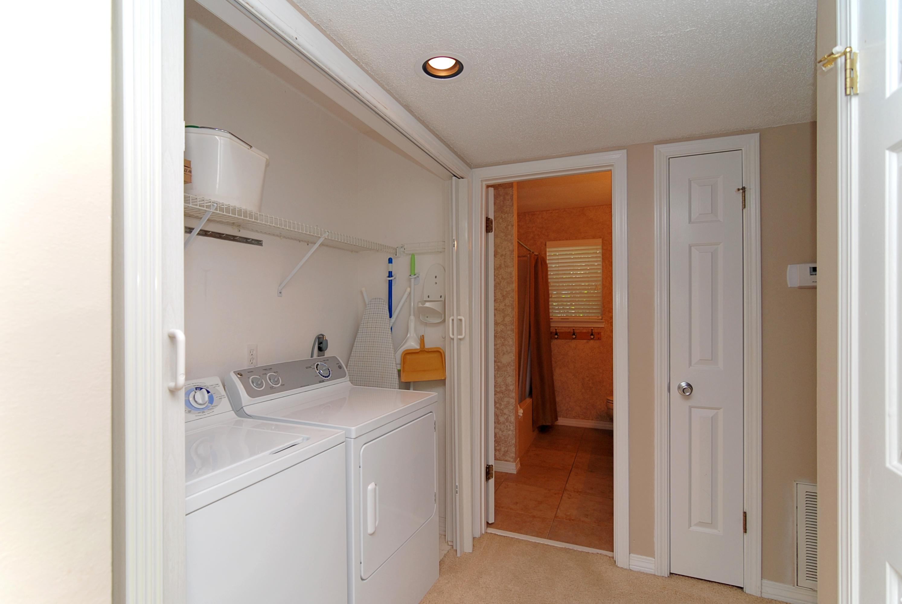 MAINSAIL COTTAGES - Residential