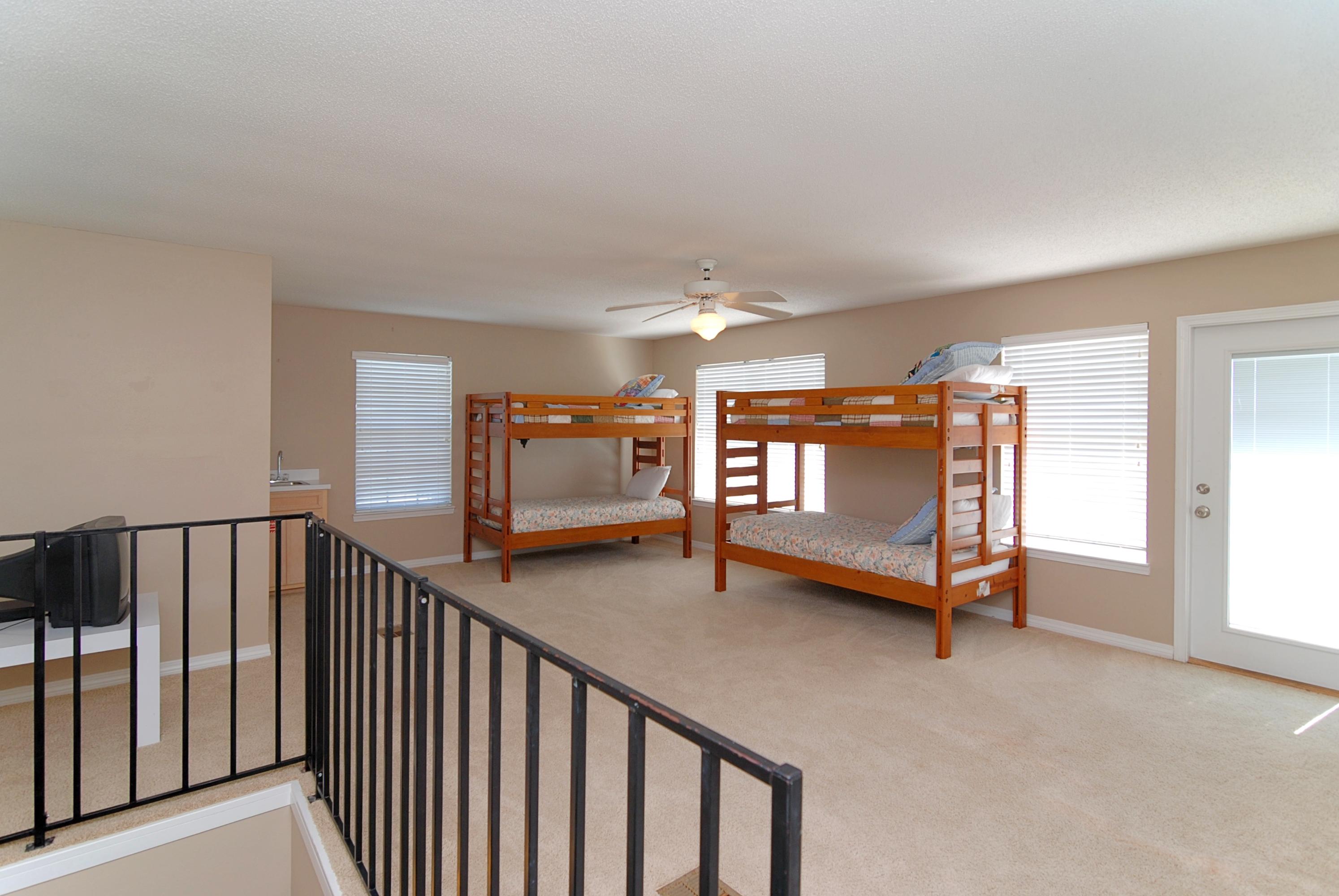 MAINSAIL COTTAGES - Residential